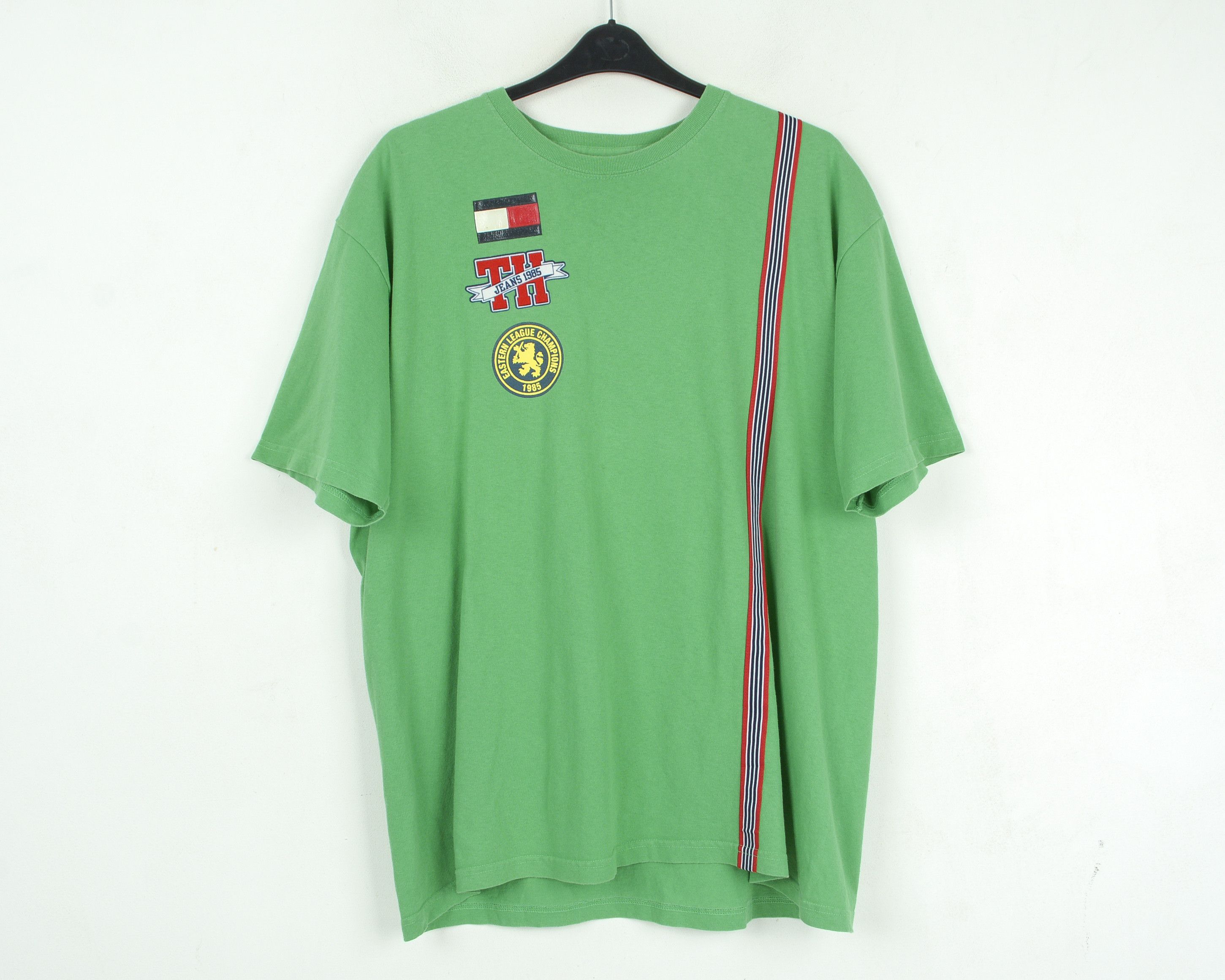 Tommy Hilfiger × Vintage TOMMY HILFIGER JEANS Shirt XL Short Sleeve Print Crew Neck Size US XL / EU 56 / 4 - 1 Thumbnail