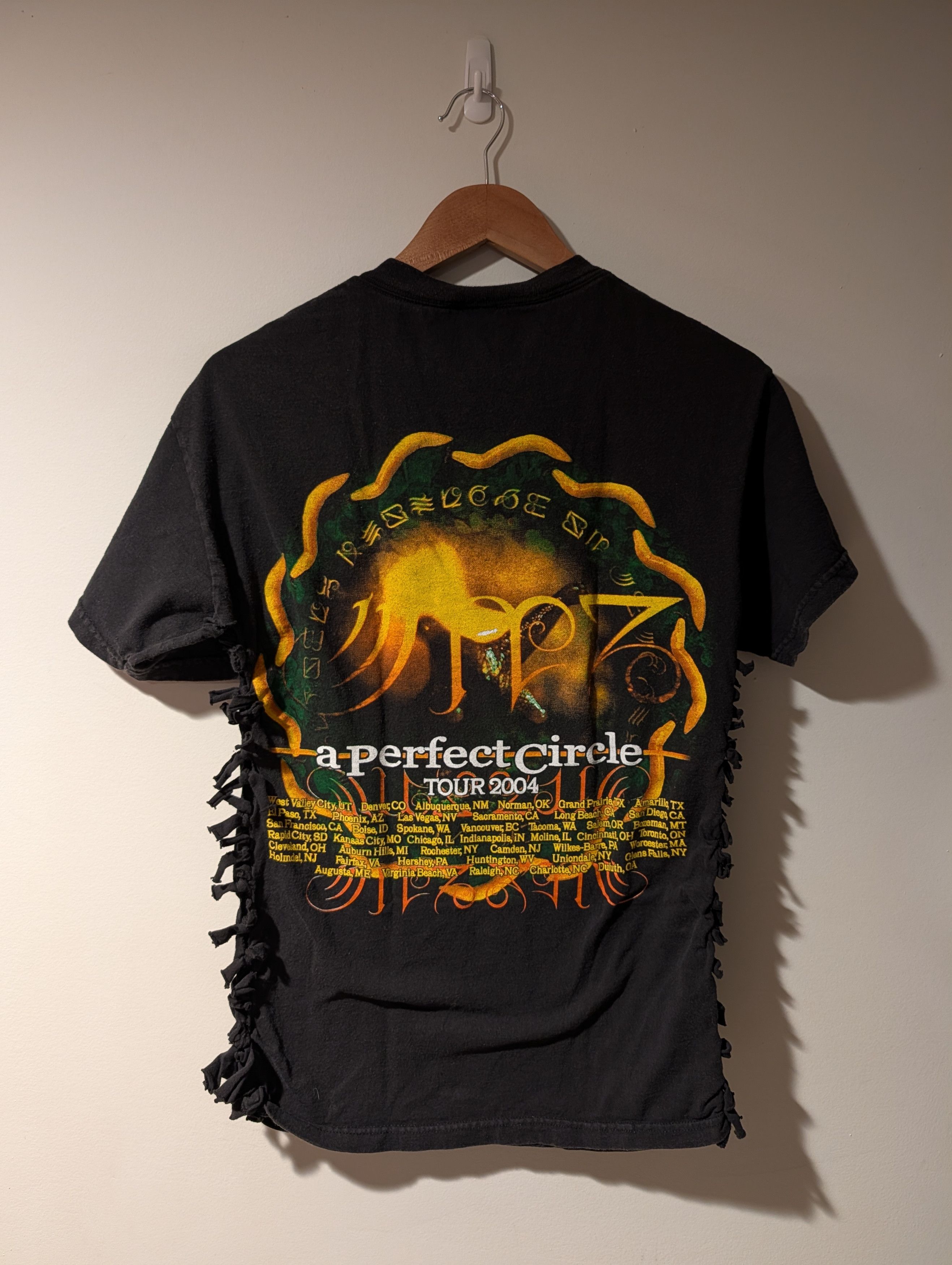 Band Tees Vintage 2004 A Perfect Circle Tour Band Music Medium T-Shirt Size US M / EU 48-50 / 2 - 8 Thumbnail