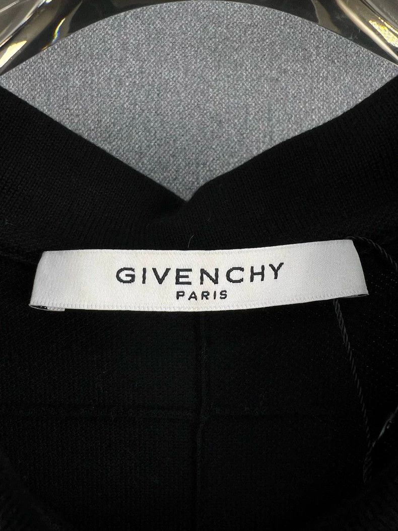 Givenchy Givenchy Black and Red Embroidered Five-Star Short Sleeve Size US L / EU 52-54 / 3 - 3 Thumbnail