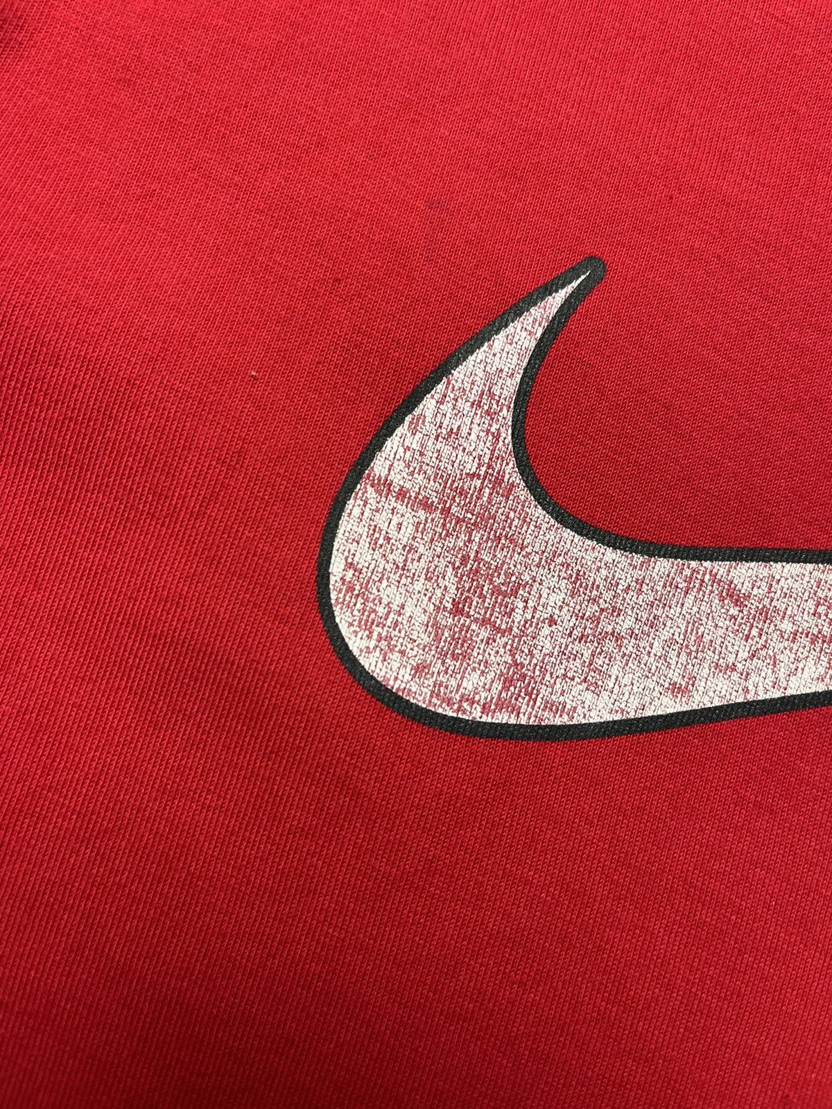 Nike × Vintage Vintage 90s Nike T-Shirt Swoosh Logo Y2K Red Tee Size M Size US M / EU 48-50 / 2 - 12 Thumbnail