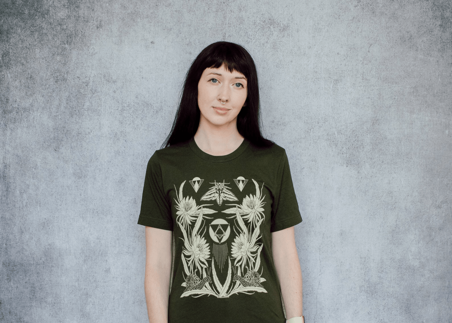 Designer × Vintage Time and All Her Wisdom Deep Olive Unisex T-Shirt Size US L / EU 52-54 / 3 - 4 Thumbnail