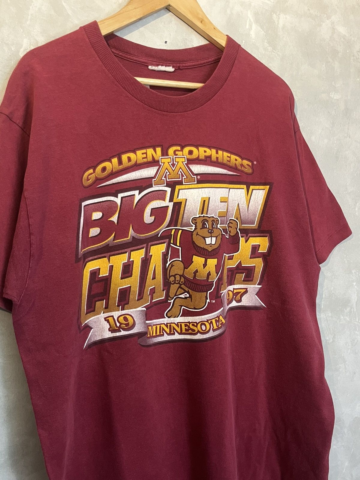 Vintage 1997 University Of Minnesota Golden Gophers Size US XXL / EU 58 / 5 - 2 Thumbnail