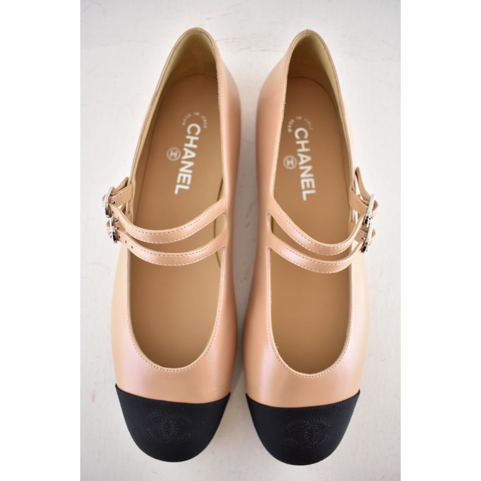 Chanel Chanel 24S Iridescent Beige Double Strap Pearl CC Logo Size US 12 / IT 42 - 12 Thumbnail