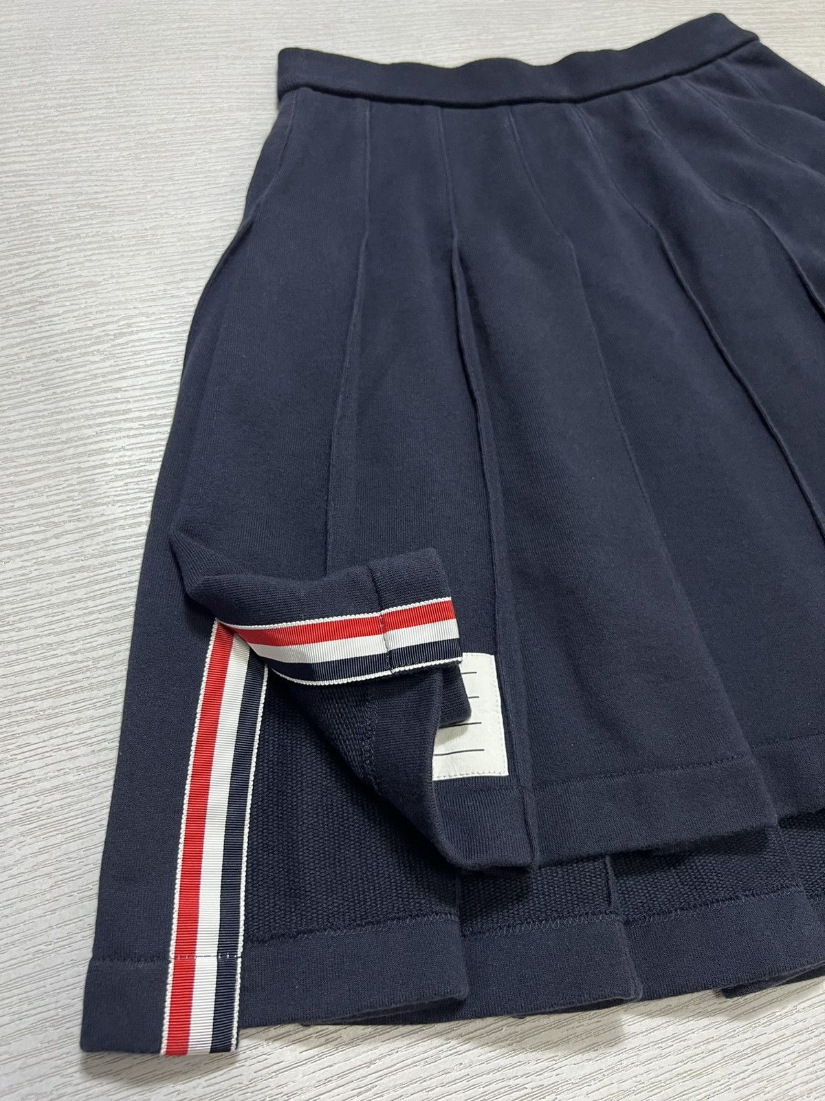 Thom Browne Thom Browne - Pleated Loopback Cotton Mini Skirt Size 25" / US 0 / IT 36 - 5 Thumbnail