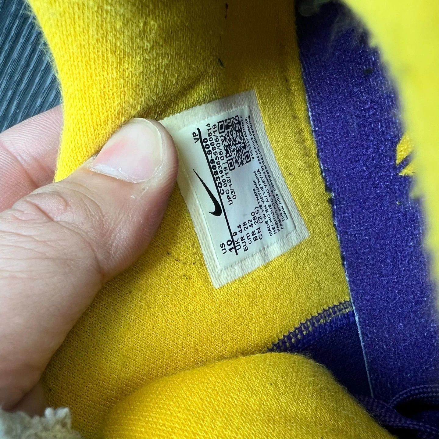 Nike Nike ZK4 Lakers Purple & Gold Basketball Shoes Size 44 Size US 11 / EU 44 - 8 Thumbnail