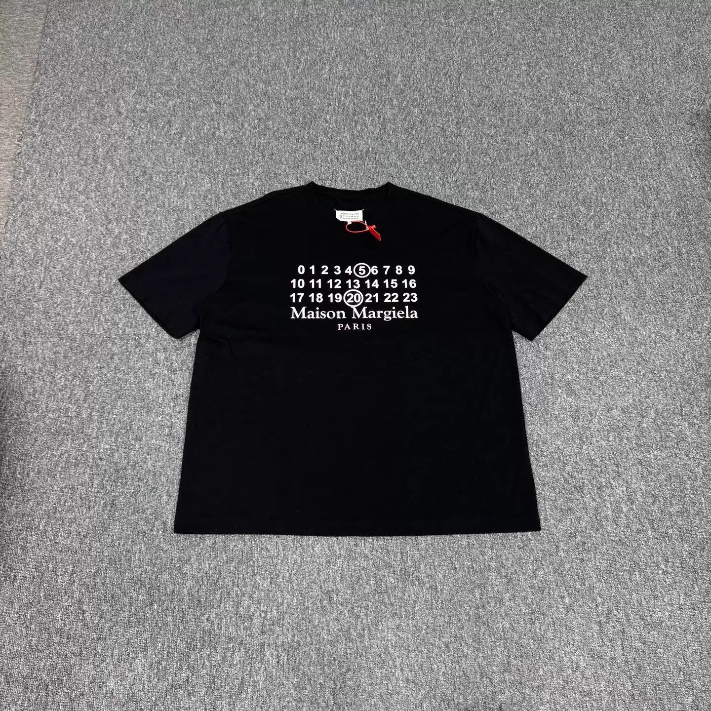 Maison Margiela MM Oversized Chest Logo Short Sleeve T L 99 New Size US L / EU 52-54 / 3 - 1 Thumbnail