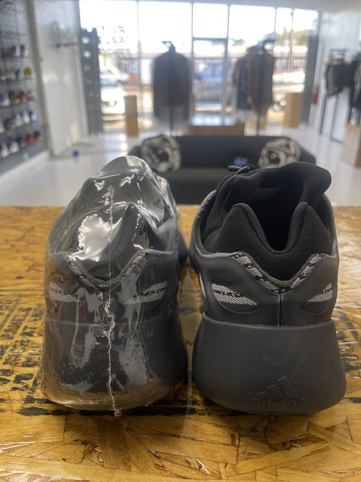 Adidas Yeezy 700 V3 Alvah (14.5) Size US 14 / EU 47 - 7 Thumbnail