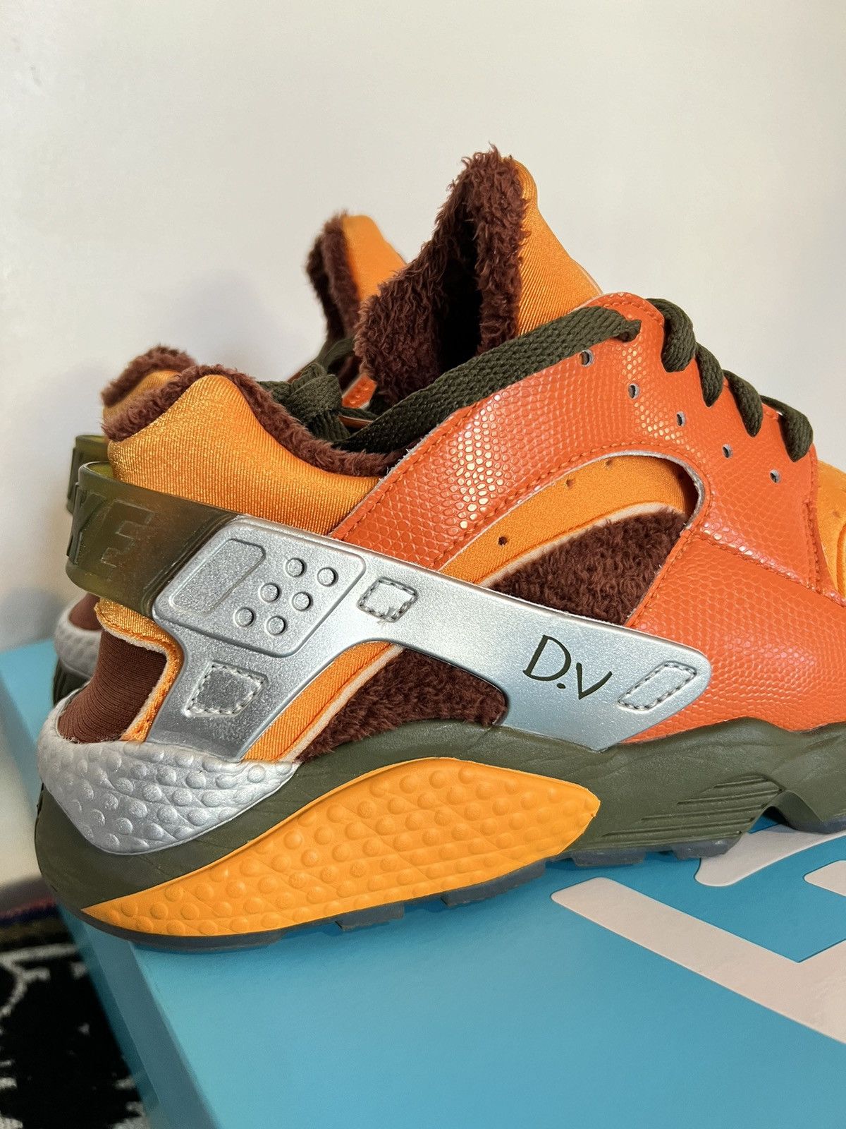 Nike NIKE AIR HUARACHE DB18 Size US 10.5 / EU 43-44 - 4 Thumbnail
