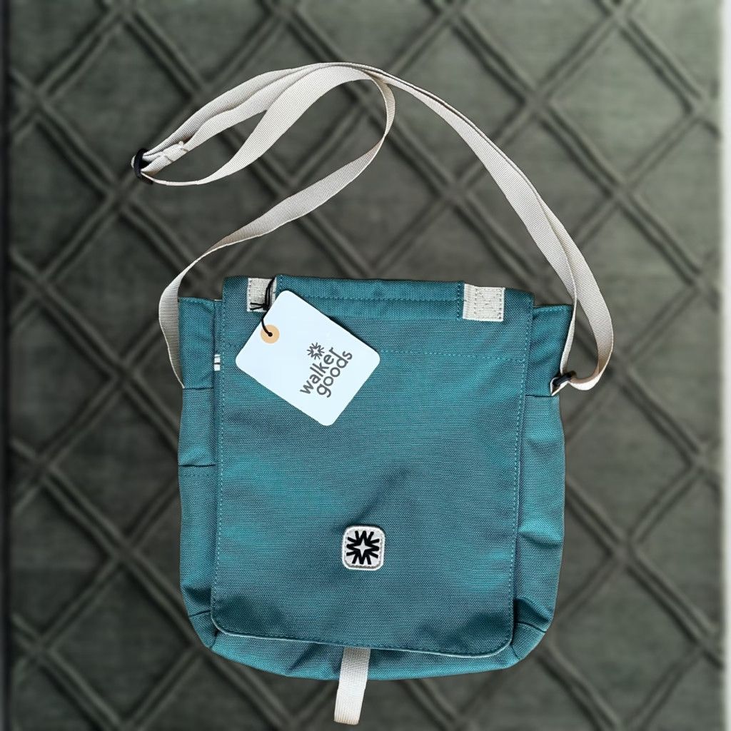 VINTAGE Sage Messenger Bag Unisex Adult Nylon Forrest Green