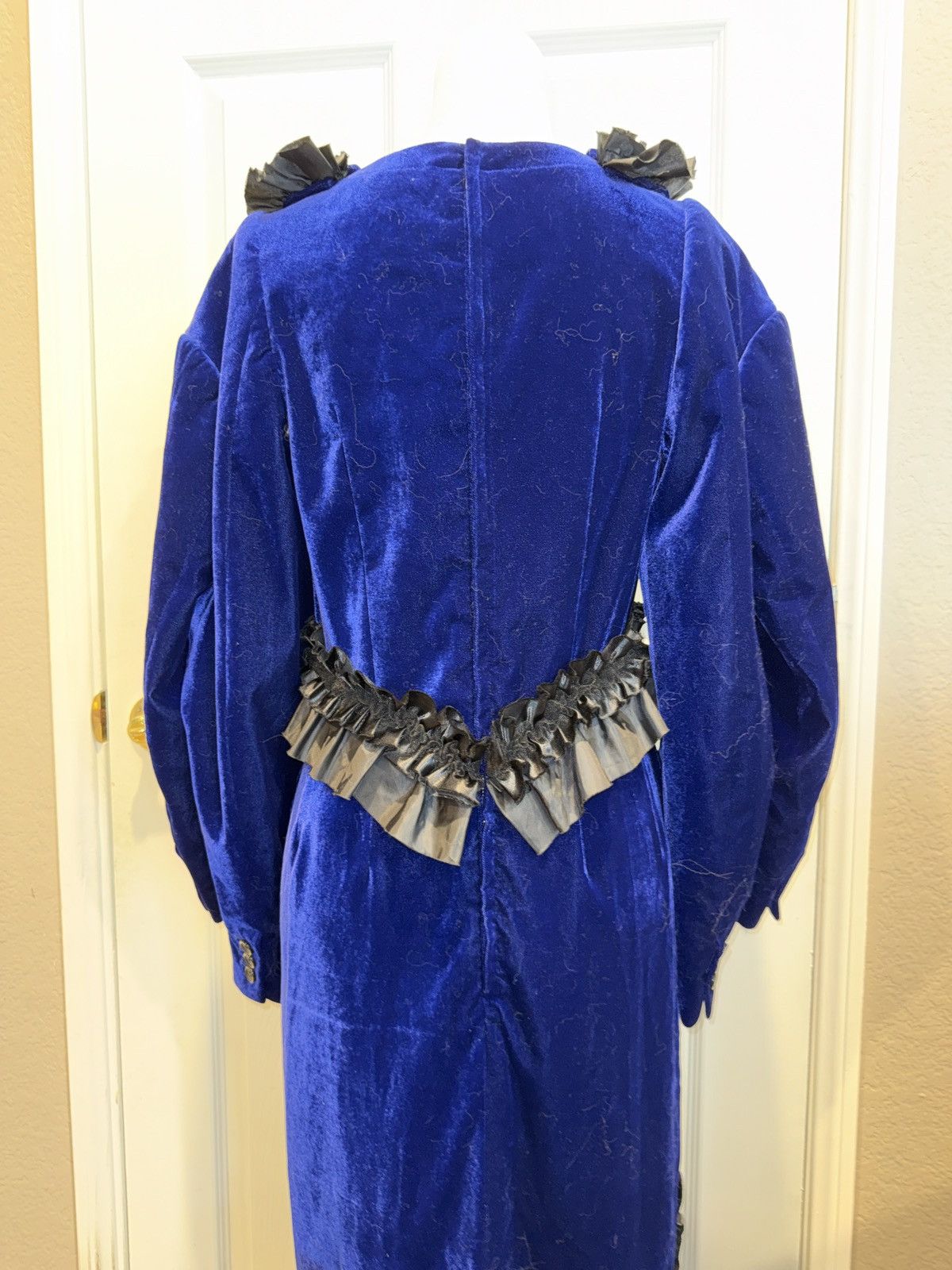 Comme des Garcons Comme des Garçons Archival Four-Sleeve Velvet Dress S $2,945 Size S / US 4 / IT 40 - 13 Thumbnail