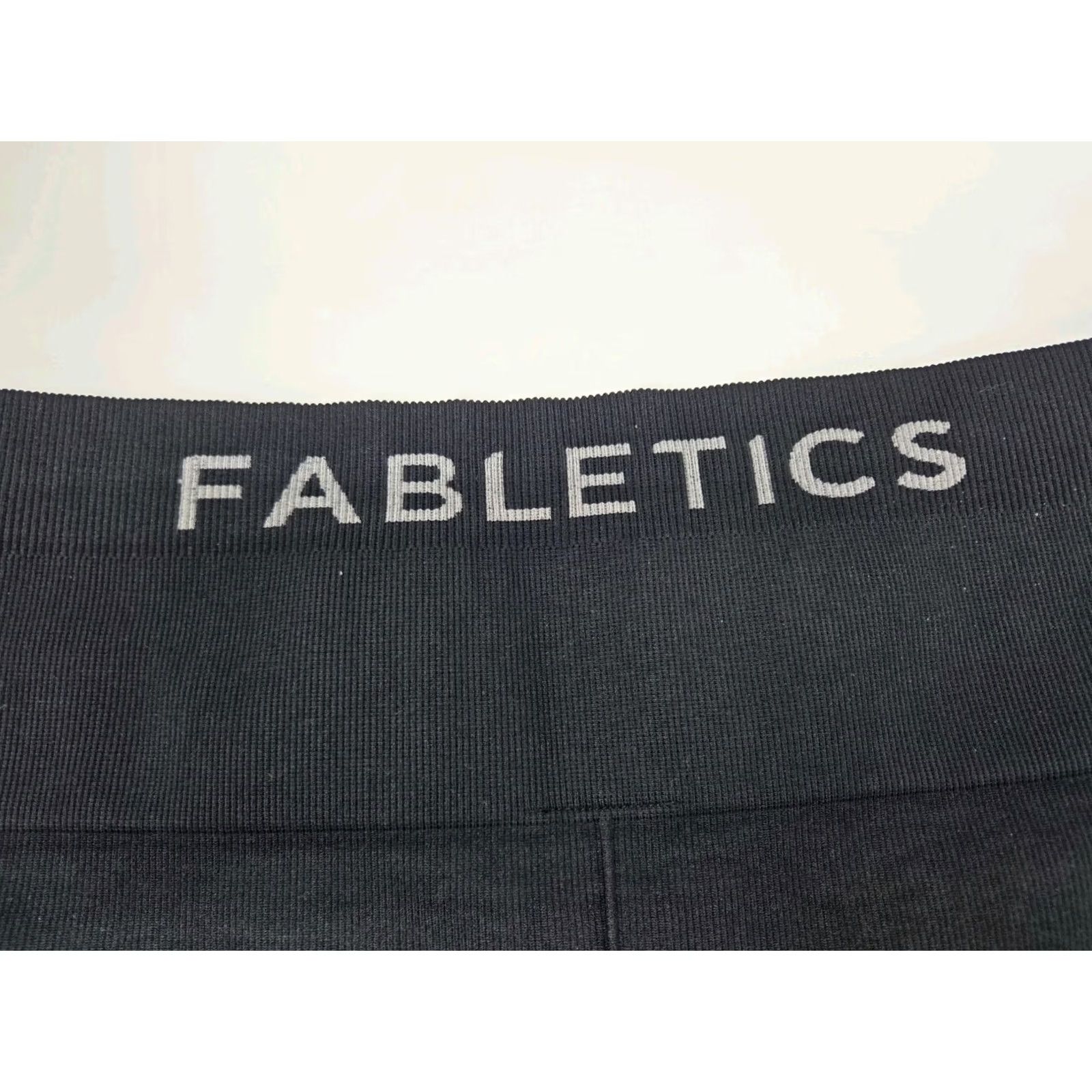 Fabletics NWT Fabletics Womens High-Waisted Perforated Black Shorts 6" M Slim Athletic Running & Jogging Gym Training Cross Training Womens Size 32" / US 10 / IT 46 - 3 Thumbnail