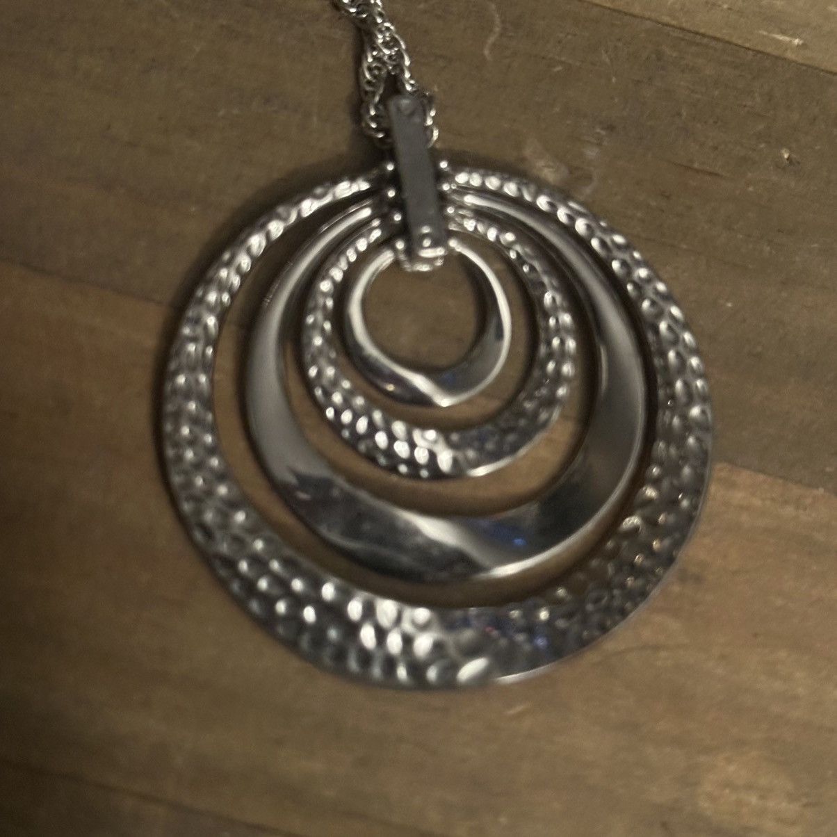 Other Silver tone hammered concentric circular pendant necklace Size ONE SIZE - 4 Thumbnail
