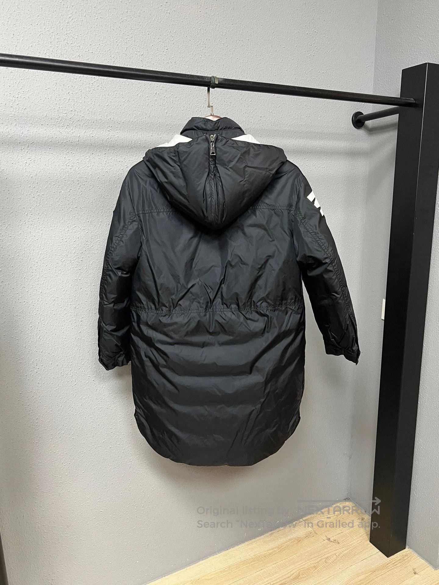 Moncler Moncler Slogan Down Jacket. Size XS / US 0-2 / IT 36-38 - 2 Thumbnail