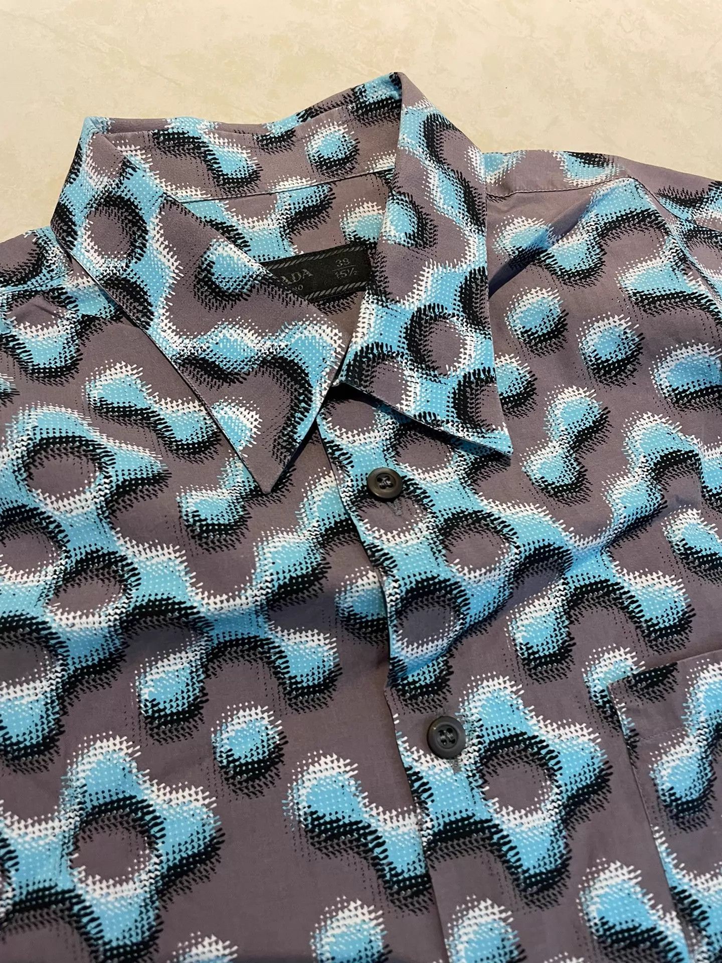 Prada Prada Ripple Allover Print Btn Short-Sleeve Shirt New 39 Size US M / EU 48-50 / 2 - 2 Thumbnail