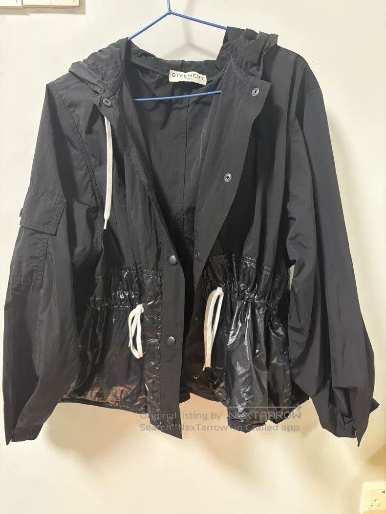 Givenchy Givenchy Black drawstring glossy nylon mixed windbreaker Size US L / EU 52-54 / 3 - 1 Thumbnail