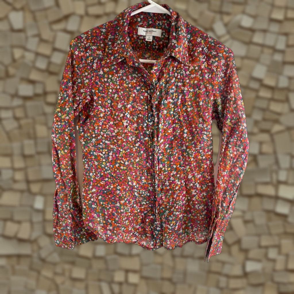 Isaac Mizrahi Isaac Mizrahi Shirt Blouse Women's Size Small Red Florals Button Up Long Sleeve Womens Size S / US 4 / IT 40 - 1 Thumbnail