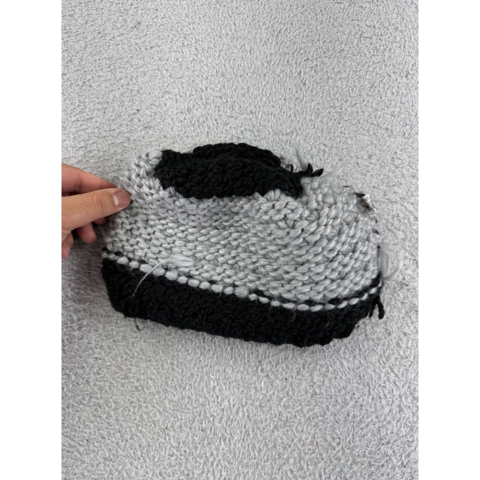 Vintage Womens Beanie Hat Toque Gray Black Thick Knit 100% Polyester One Size Embroidered Logo Floral Knit Pattern Winter Fall Ski Style Womens Size ONE SIZE - 4 Thumbnail