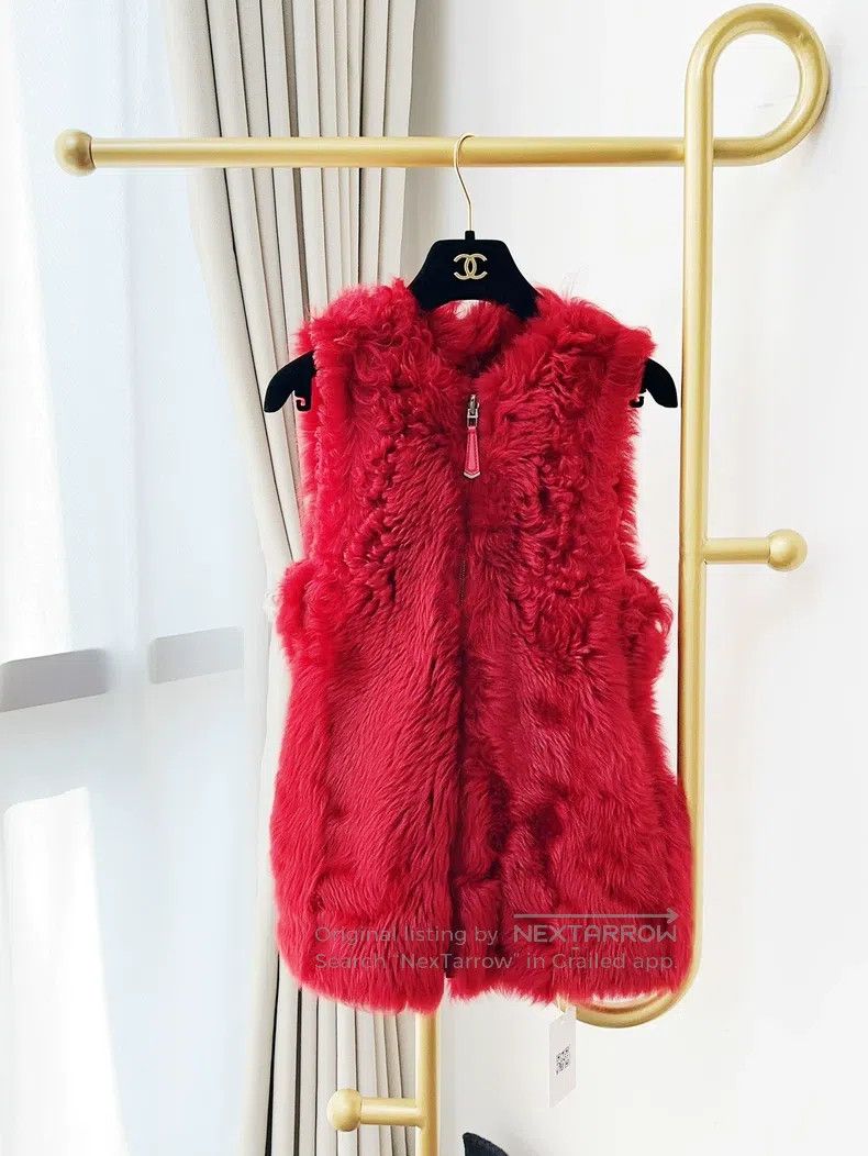 Fendi Fendi Red Size 36 Fur Vest Jacket Size 4XL / US 24-26 - 1 Thumbnail
