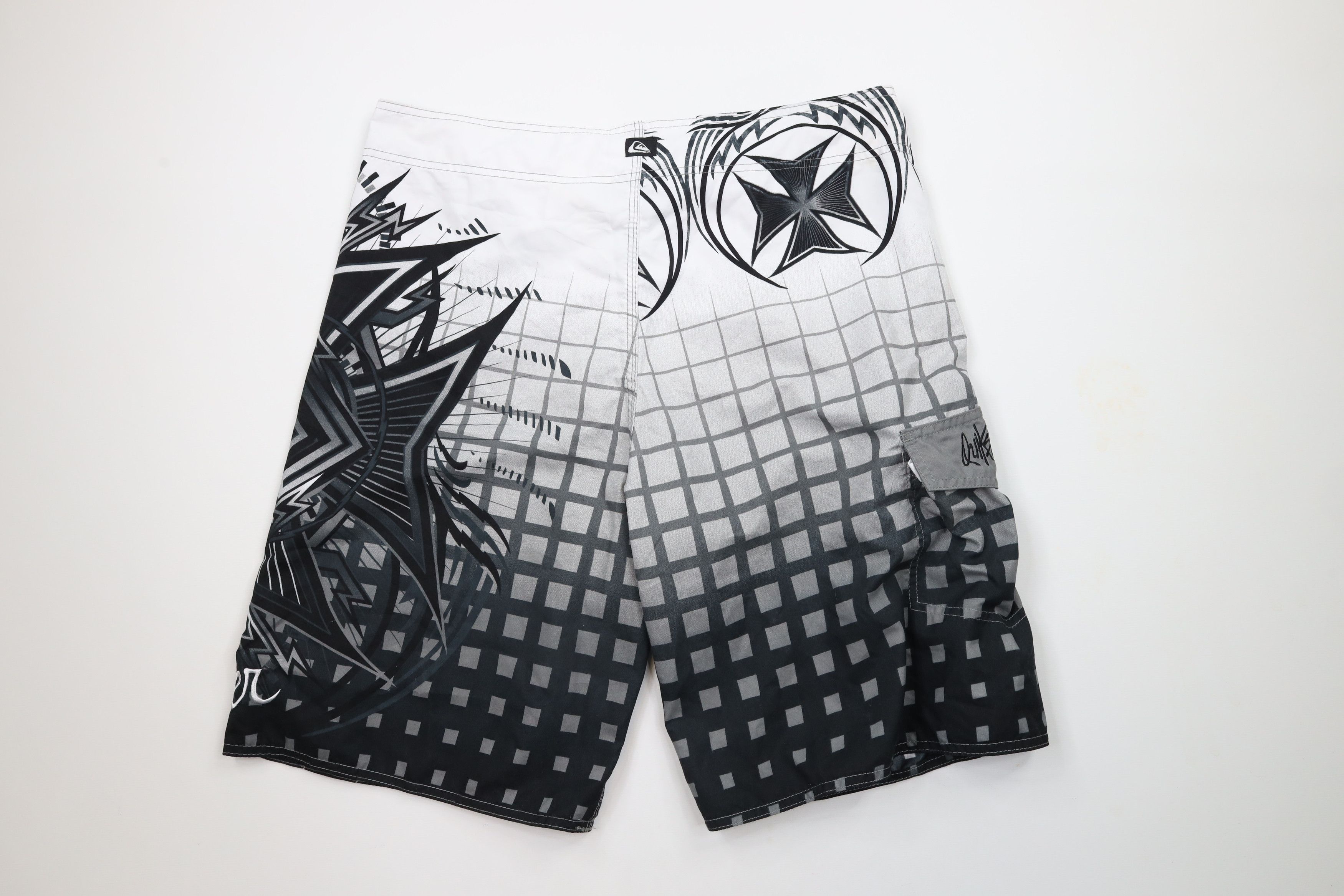 Quiksilver × Vintage Vintage Quiksilver Surfing Iron Cross Tribal UFC MMA Shorts Size US 38 / EU 54 - 9 Thumbnail