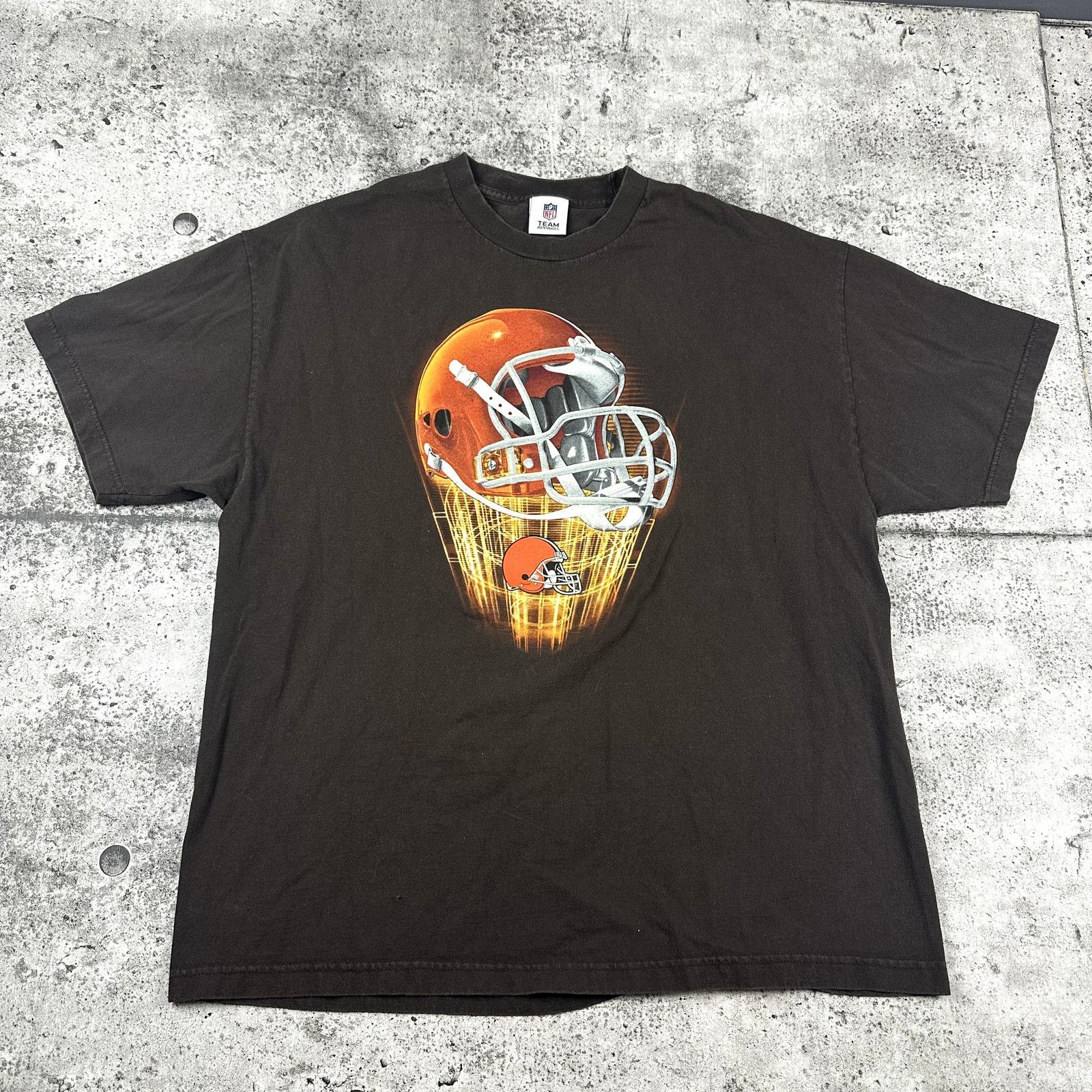 NFL Vintage Cleveland Browns Shirt Big Helmet Logo XXL Size US XL / EU 56 / 4 - 1 Thumbnail