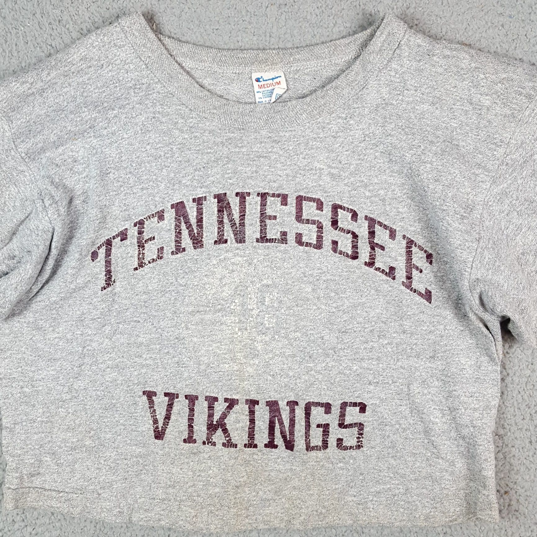 Champion VINTAGE Tennessee Vikings Cropped School Tee Women's Size M Gray T-Shirt 80s 90s College Sports Retro Champion Shirt Athletic Gym Size M / US 6-8 / IT 42-44 - 2 Thumbnail