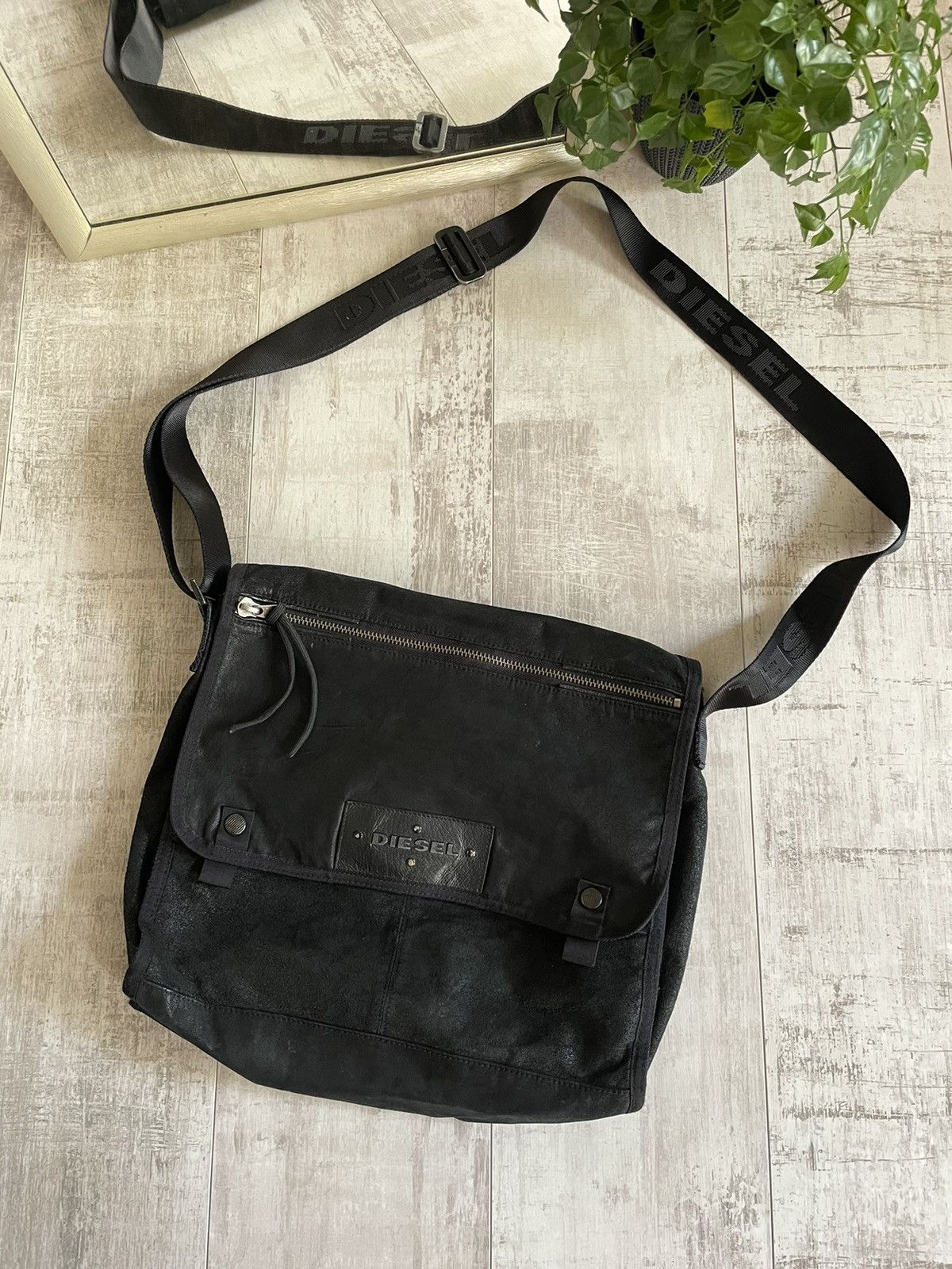 Diesel × Vintage Diesel Suede Vintage Bags Y2K Lights Black Logo Japanese Size ONE SIZE - 1 Thumbnail