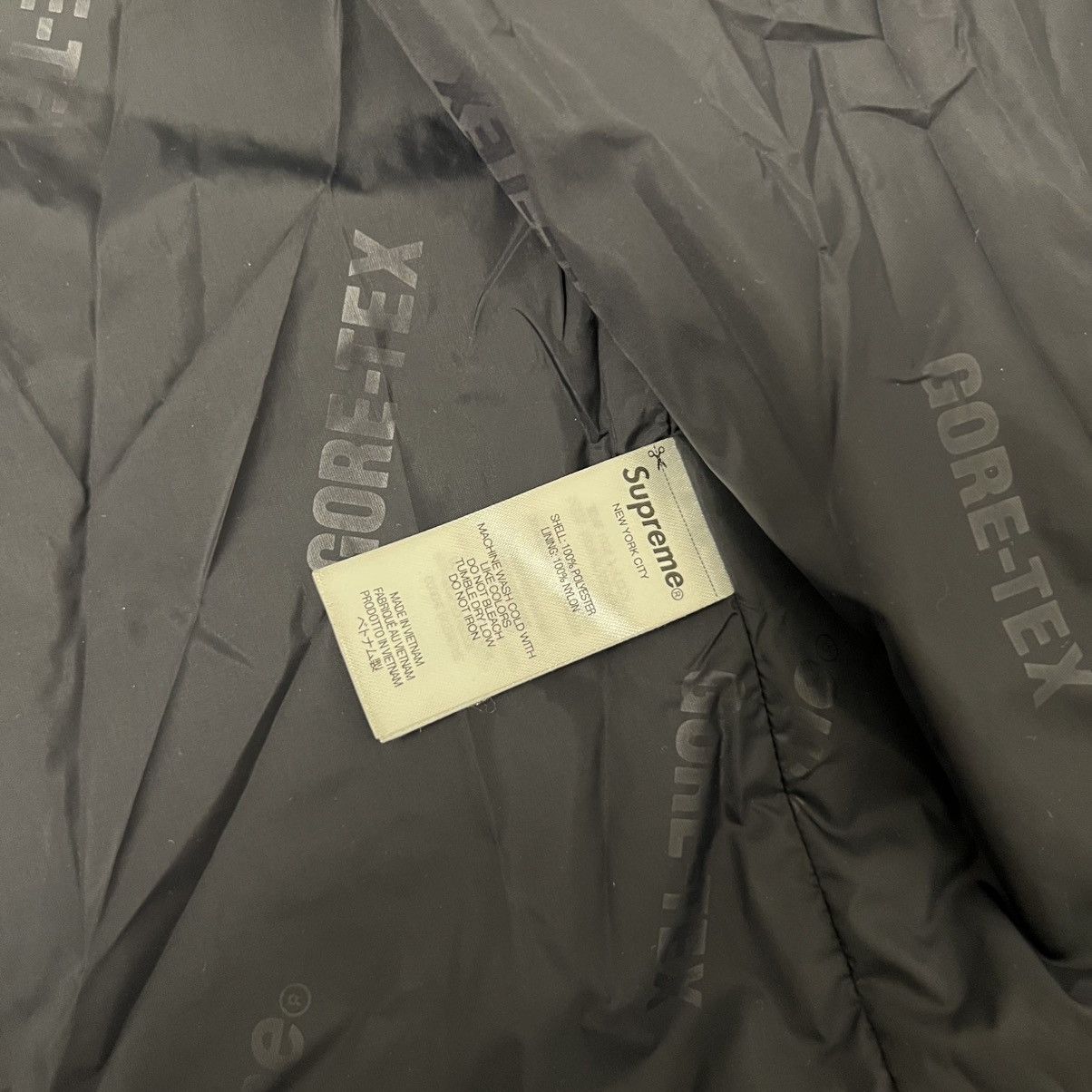 Supreme Supreme Sacred Hearts Gore-Tex Jacket Size US M / EU 48-50 / 2 - 11 Thumbnail