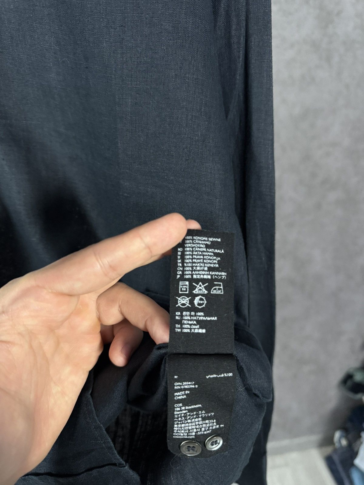 Cos × Designer Cos designer shirt Size US S / EU 44-46 / 1 - 5 Thumbnail