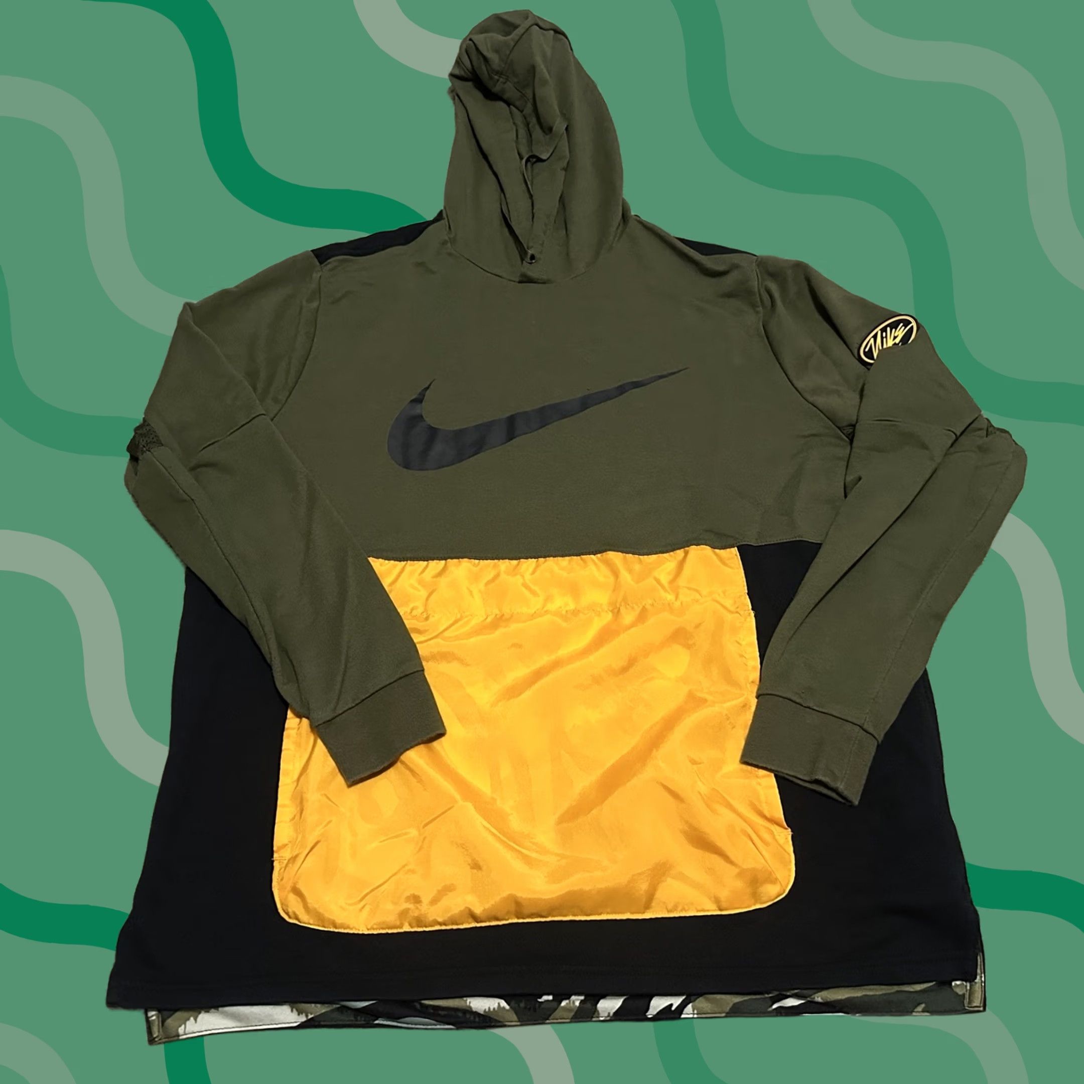 Nike Nike Hoodie Men XL Dri-Fit Pullover Colorblock Green Training Performance Moisture-Wicking Hooded Pockets Logo Regular Fit Sports Size US XL / EU 56 / 4 - 1 Thumbnail