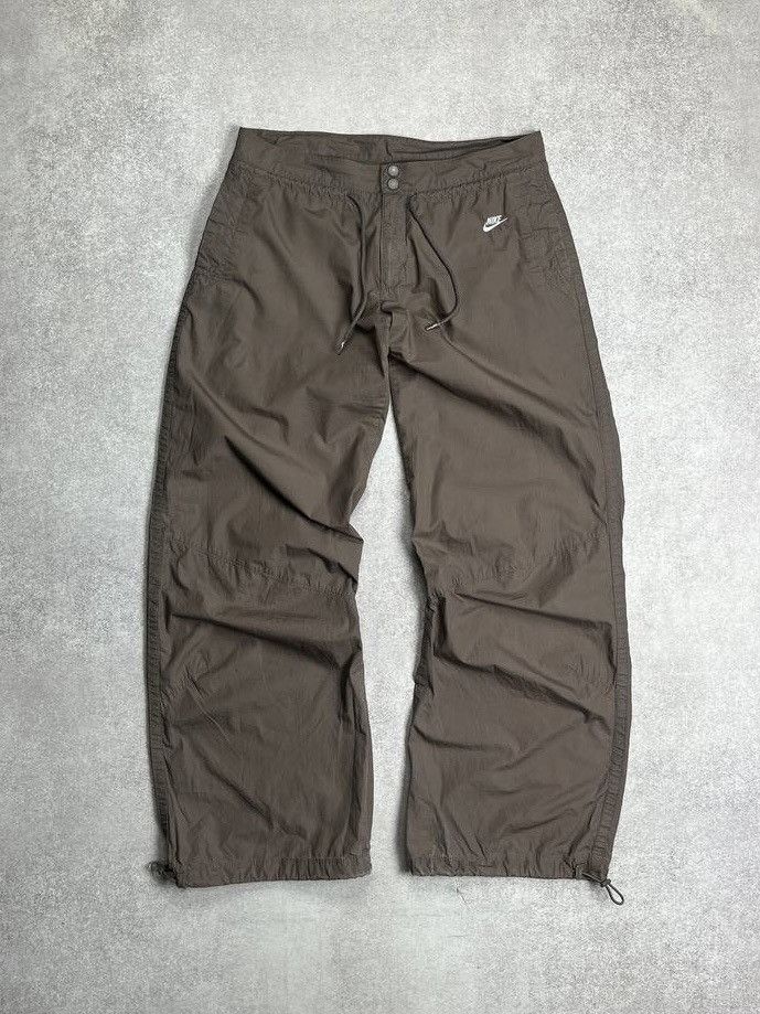 Vintage Nike Swoosh Baggy Nylon Trackpants Y2K M