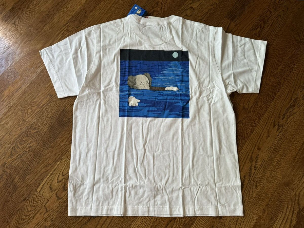Kaws × Uniqlo Medium Kaws Artbook Cover Tee White Uniqlo UT T-Shirt Figure Size US M / EU 48-50 / 2 - 1 Thumbnail