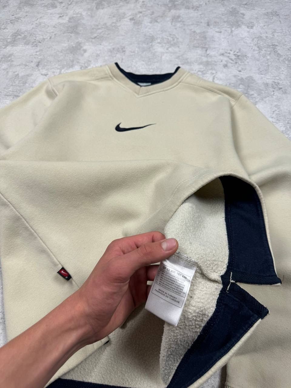 Nike Vintage Nike Y2K Sweatshirt Center Logo Size US S / EU 44-46 / 1 - 10 Thumbnail