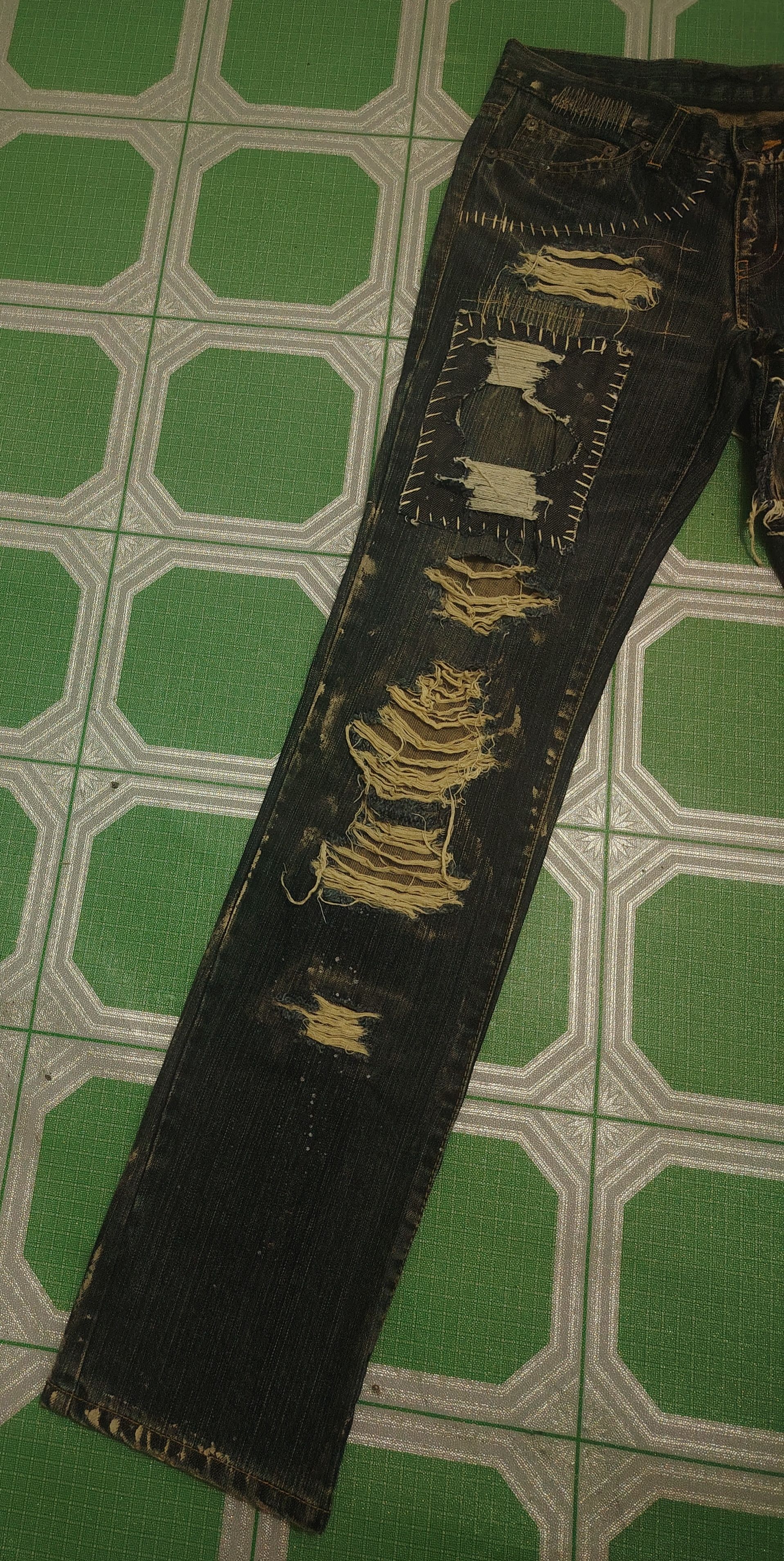 Who Decides War Japanese Casper John Distressed Thrashed jeans Size US 28 / EU 44 - 4 Thumbnail