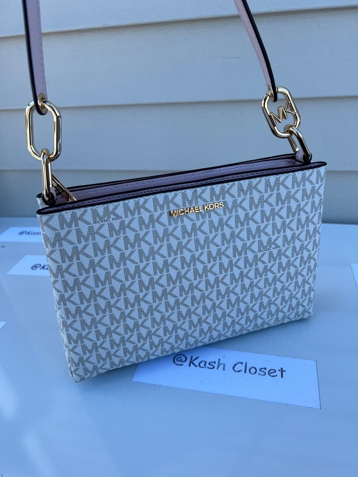 Michael Kors Trisha Crossbody Bag Medium MK Signature Purse