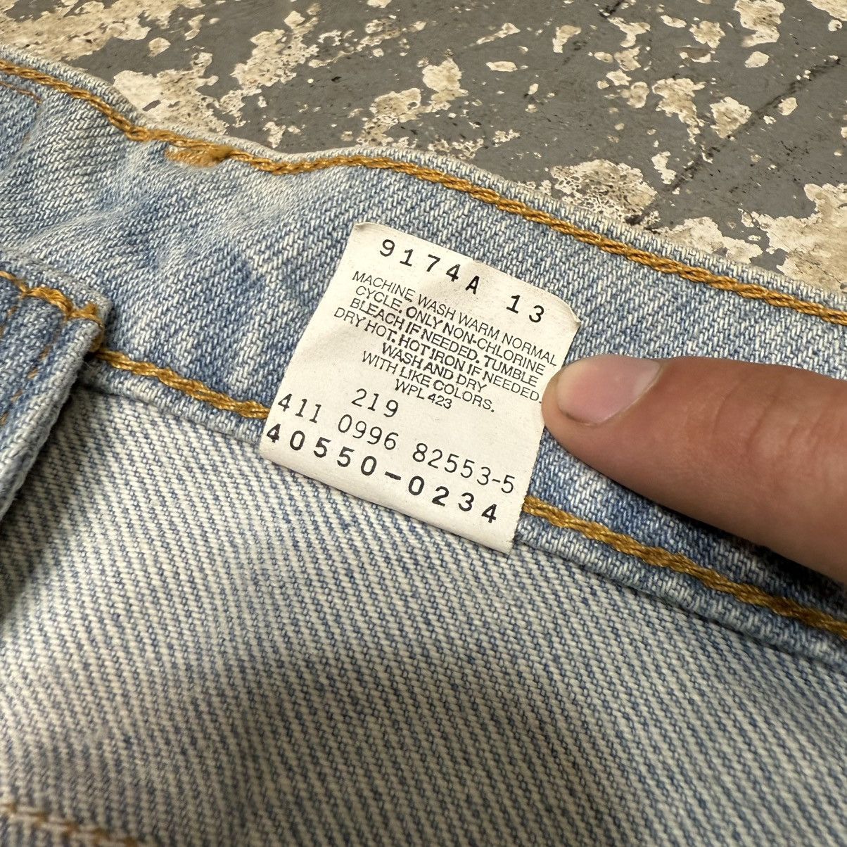 Levi's Vintage Levi’s 550 Light Wash Blue Denim Jeans USA NWOT Size US 27 - 10 Thumbnail