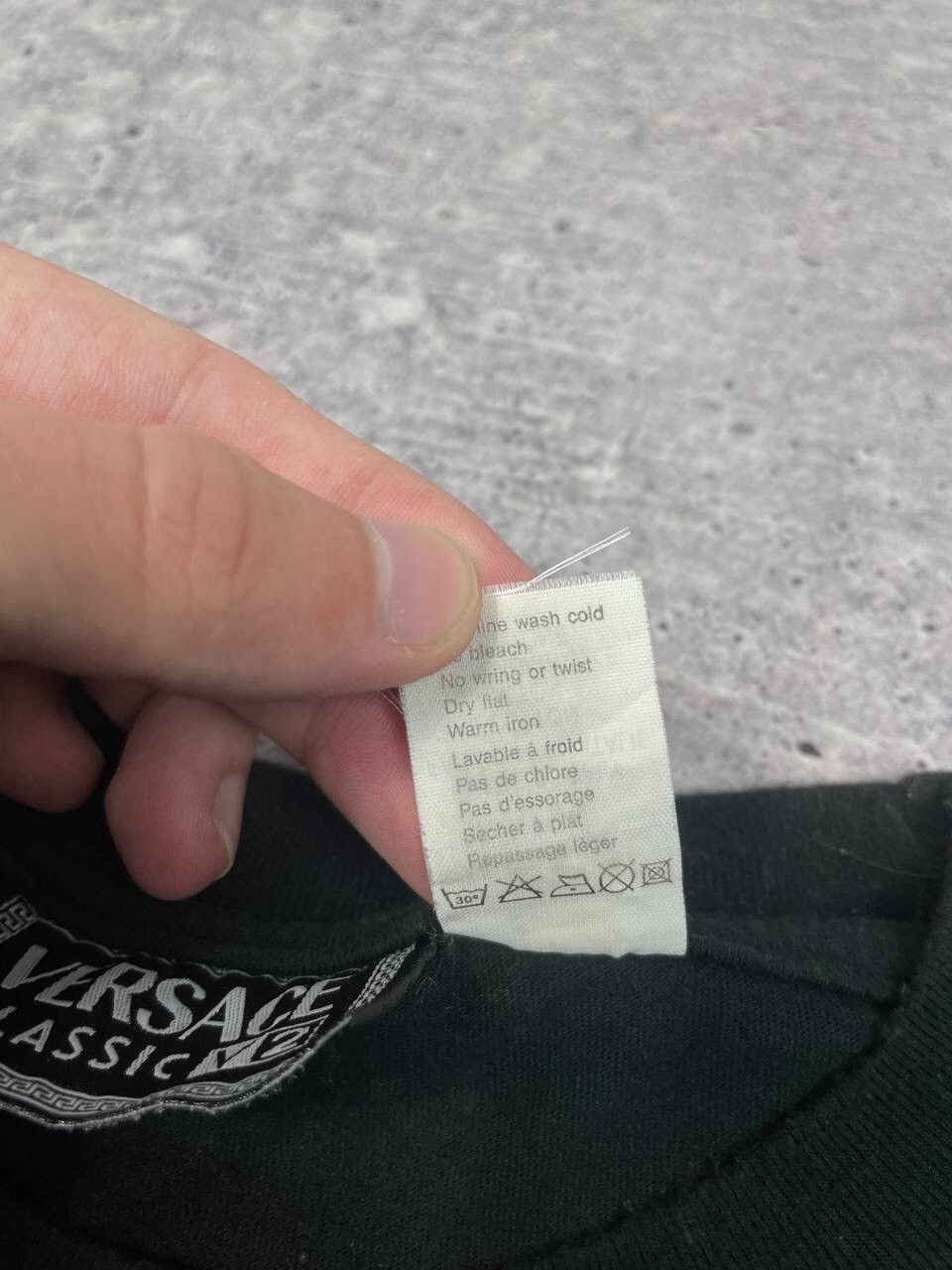 Versace Vintage Versace Classic V2 Logo Tee T-Shirt Y2K Size US L / EU 52-54 / 3 - 5 Thumbnail