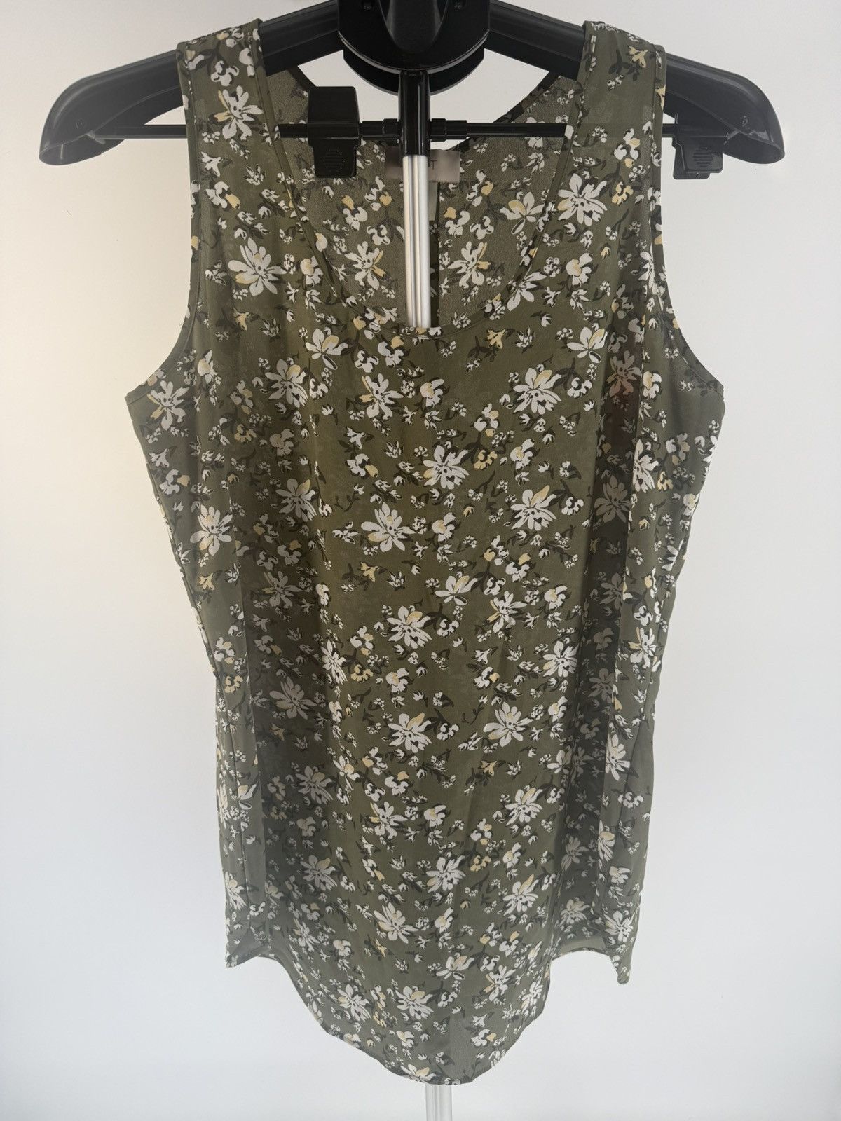 Loft LOFT Outlet Floral Sleeveless Tunic Tank Top Size Small Size S / US 4 / IT 40 - 1 Thumbnail