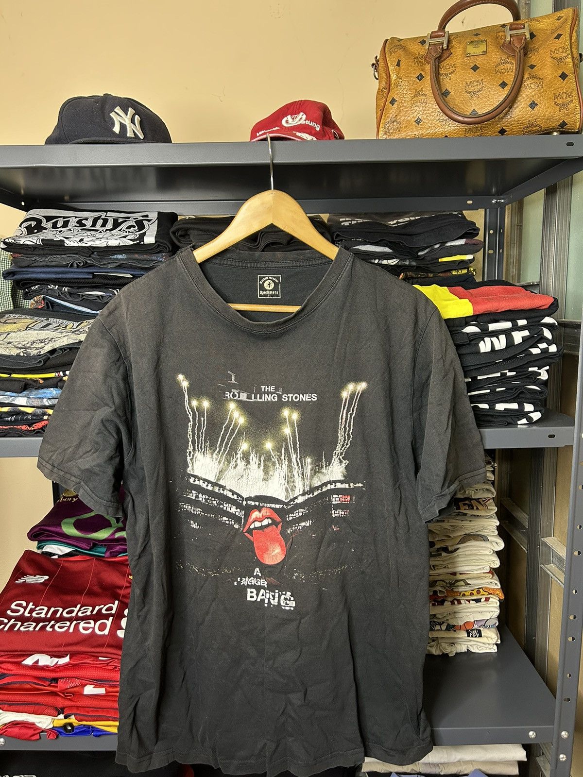 Band Tees × The Rolling Stones × Vintage Rolling Stones A Bigger Bang Tour Tee Rockware XL Vintage Size US XL / EU 56 / 4 - 1 Thumbnail