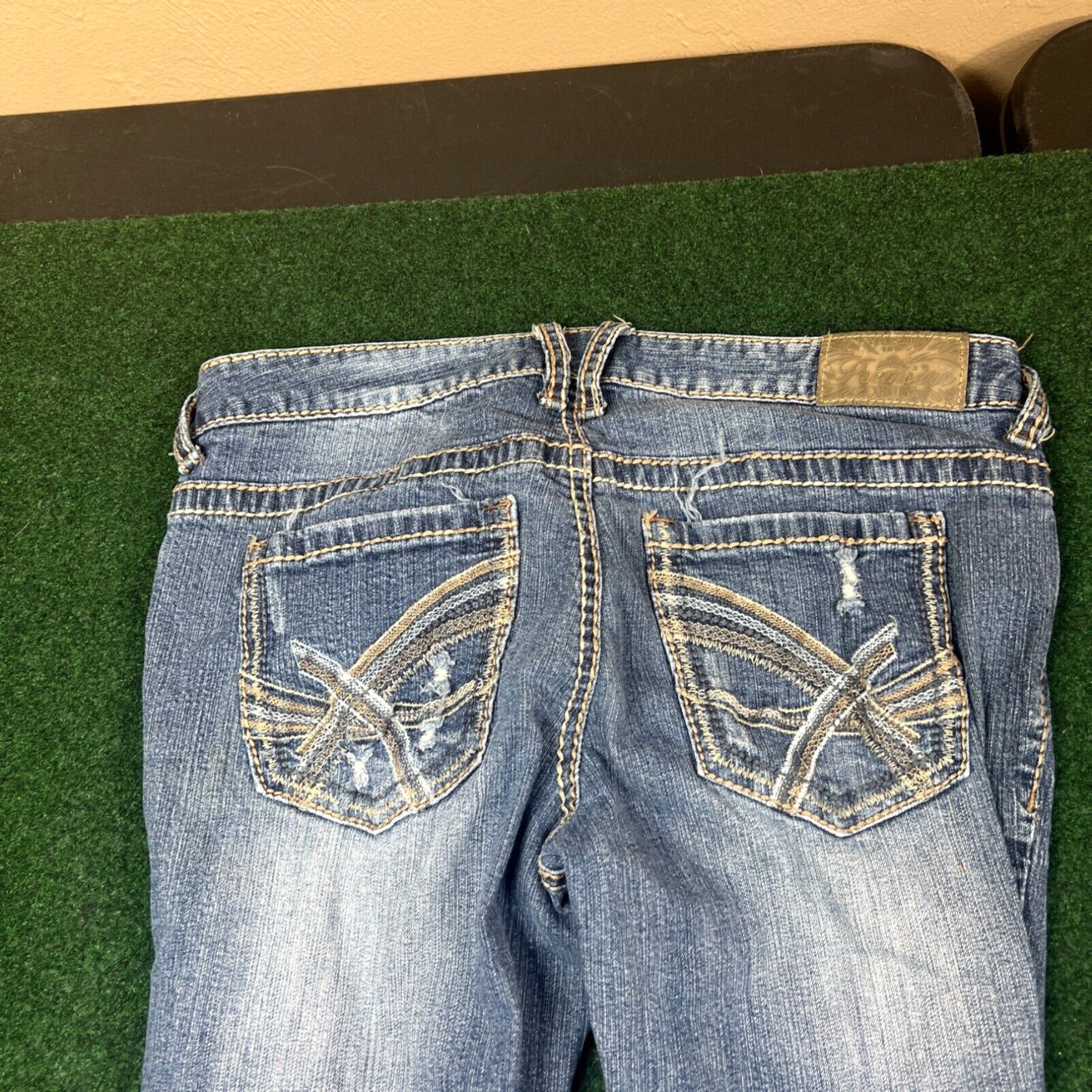 Vintage Premiere Denim by Rue 21 Sz 7/8 Petite Short Bootcut Thick Stitch Women’s Jeans Size 28" / US 6 / IT 42 - 2 Thumbnail
