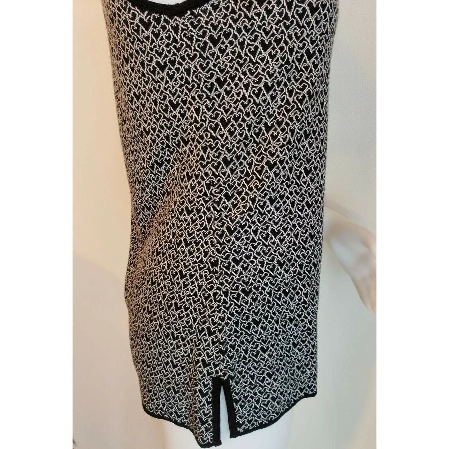 St. John St John Cashmere Blend Sweater Womens Sz Petite P Black Hear Size XS / US 0-2 / IT 36-38 - 6 Thumbnail
