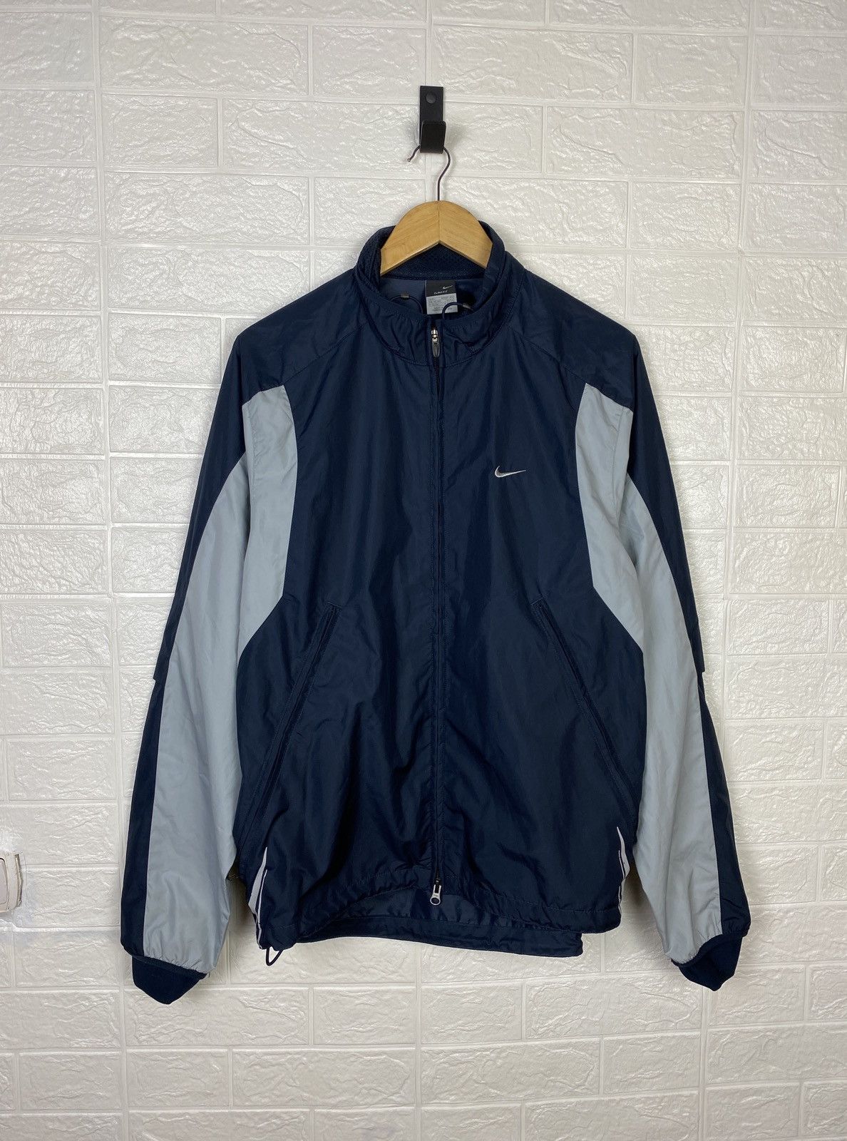 Nike × Vintage Vintage Nike Windbreaker Jacket Navy Blue Full Zip Size L Size US L / EU 52-54 / 3 - 1 Thumbnail
