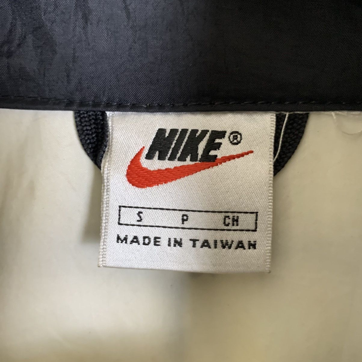 Nike Vintage Nike Windbreaker Jacket Size US S / EU 44-46 / 1 - 13 Thumbnail