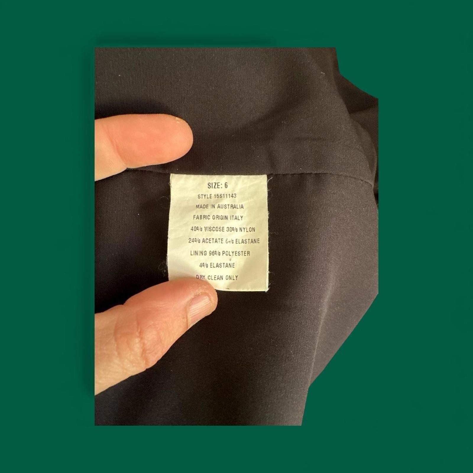 Other Manning Cartell Structured V-Neck Crop Top — Size 6 Size XS / US 0-2 / IT 36-38 - 3 Thumbnail