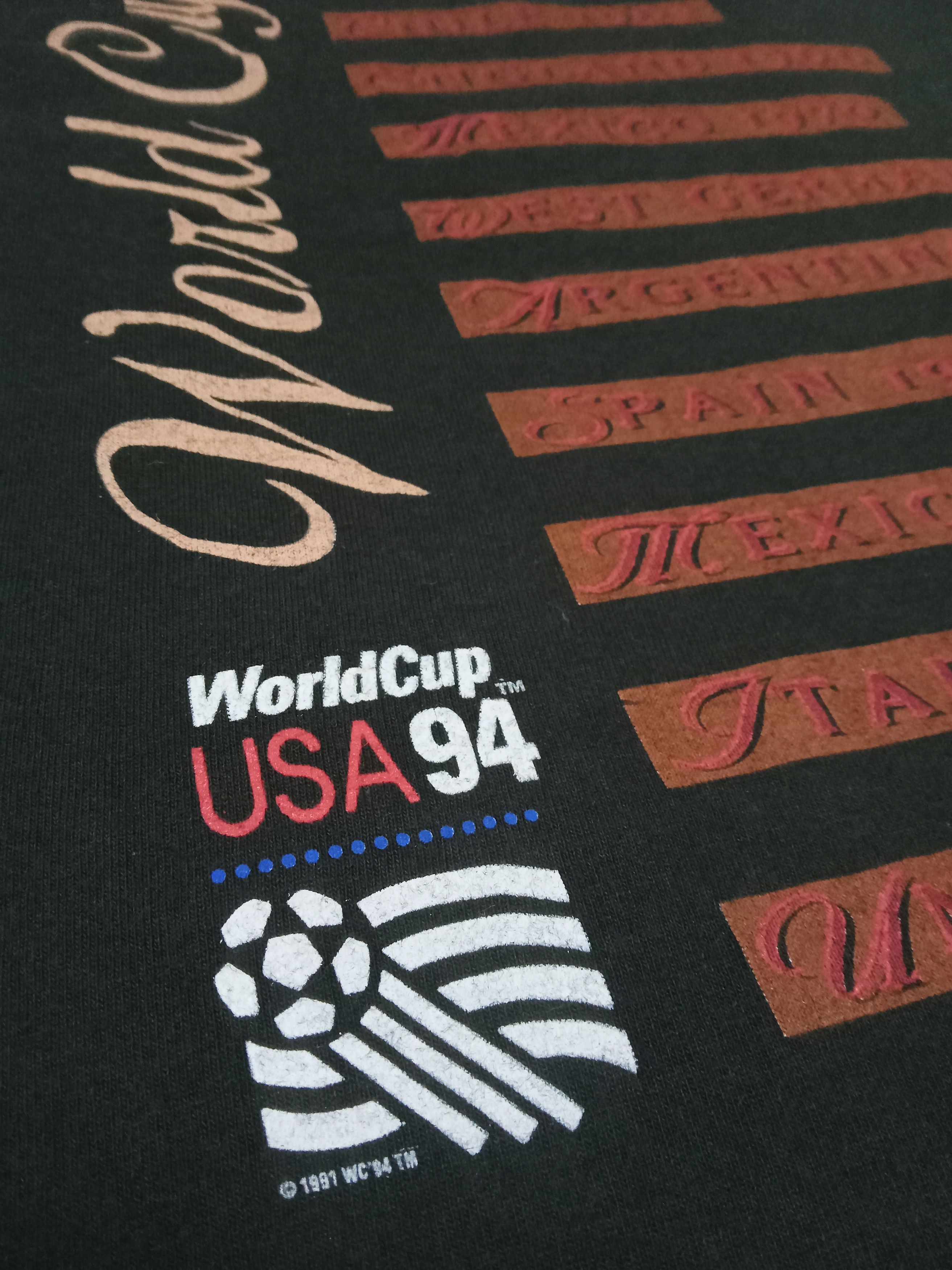 Vintage Vintage World Cup USA 94 Rare Design T Shirt Size US L / EU 52-54 / 3 - 9 Thumbnail