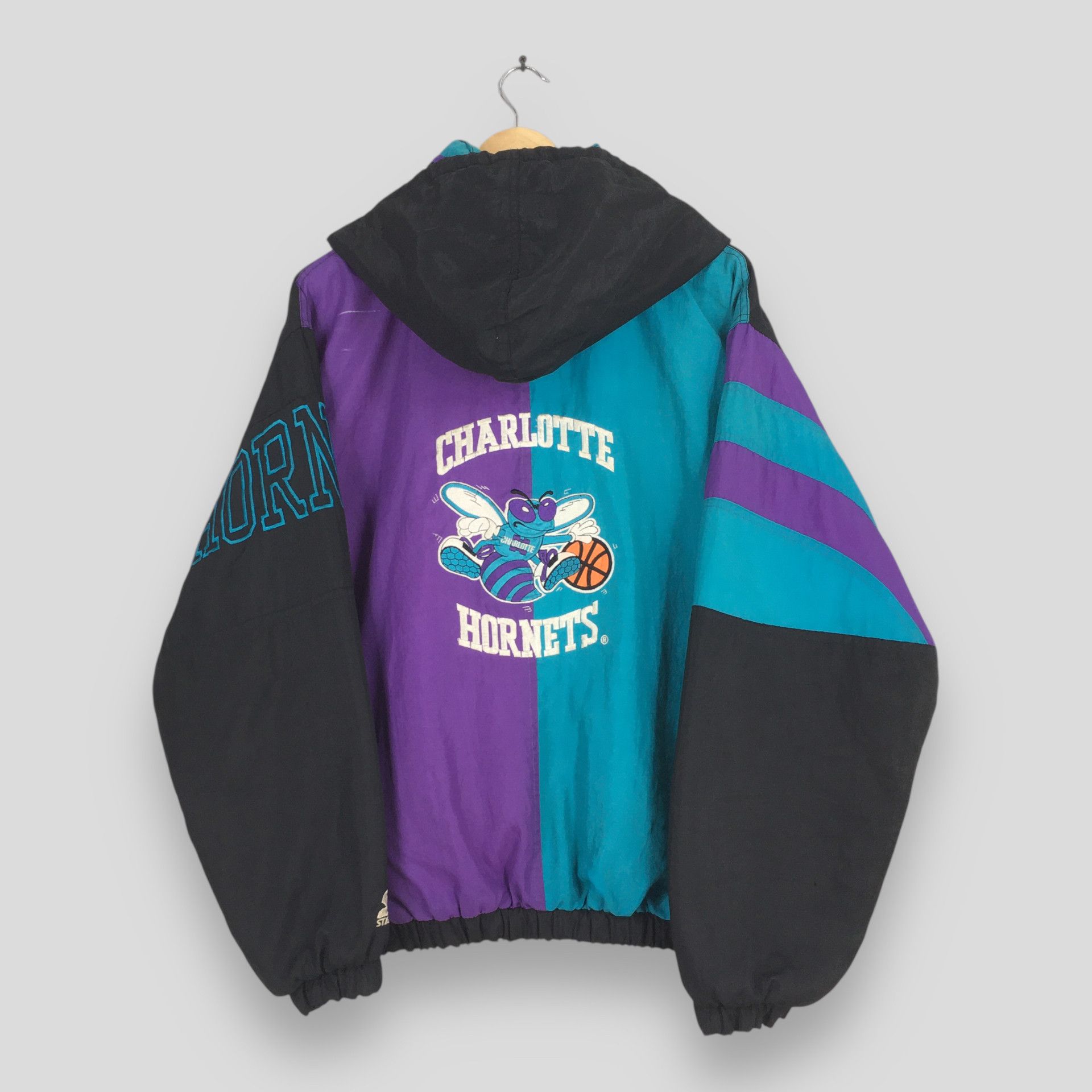 NBA Vintage Charlotte Hornets Nba Basketball Jacket XLarge Size US XL / EU 56 / 4 - 8 Thumbnail