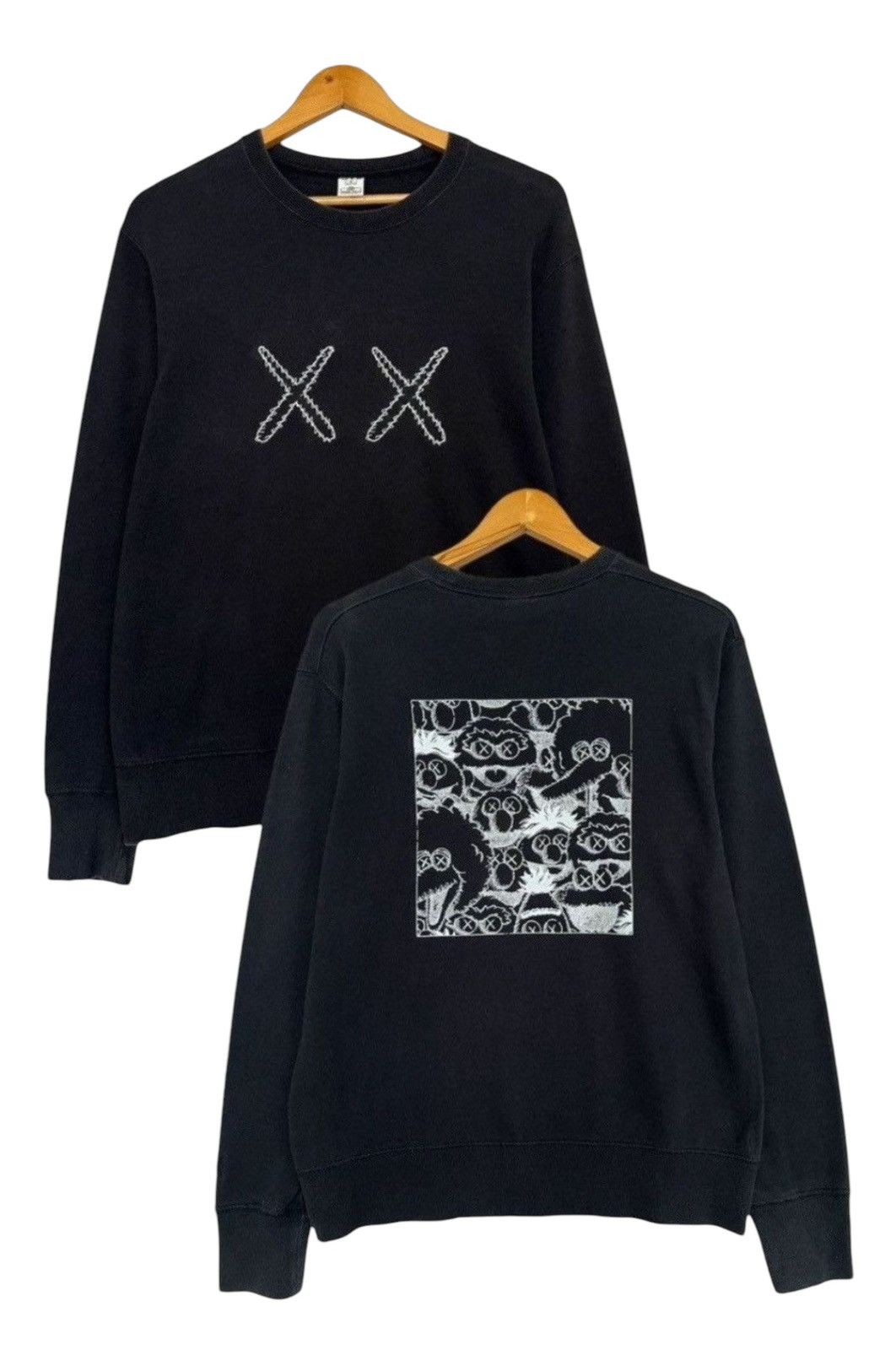 Kaws × Uniqlo Kaws x Uniqlo x Kaws Sesame Street Black Sweatshirt Size US S / EU 44-46 / 1 - 1 Thumbnail
