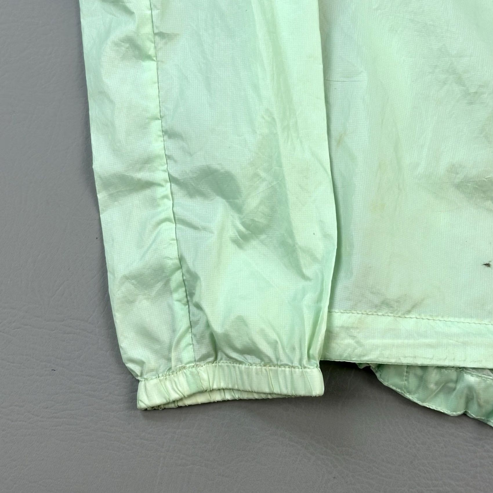 New Balance New Balance Jacket Women's Large Green Hooded Windbreaker Running Packable Size L / US 10 / IT 46 - 2 Thumbnail