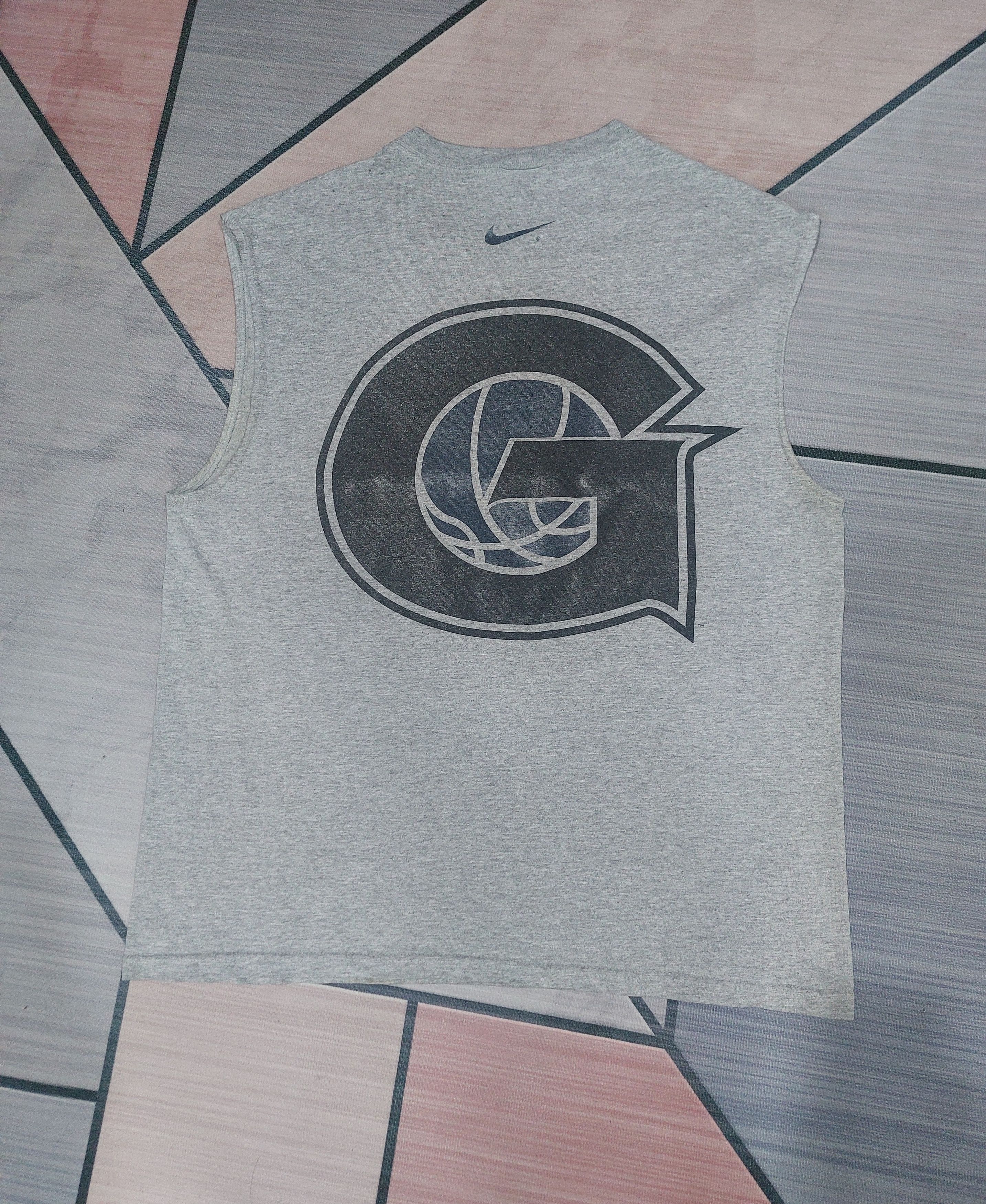90's NIKE CENTER GEORGETOWN HOYAS SLEVELESS TEE
