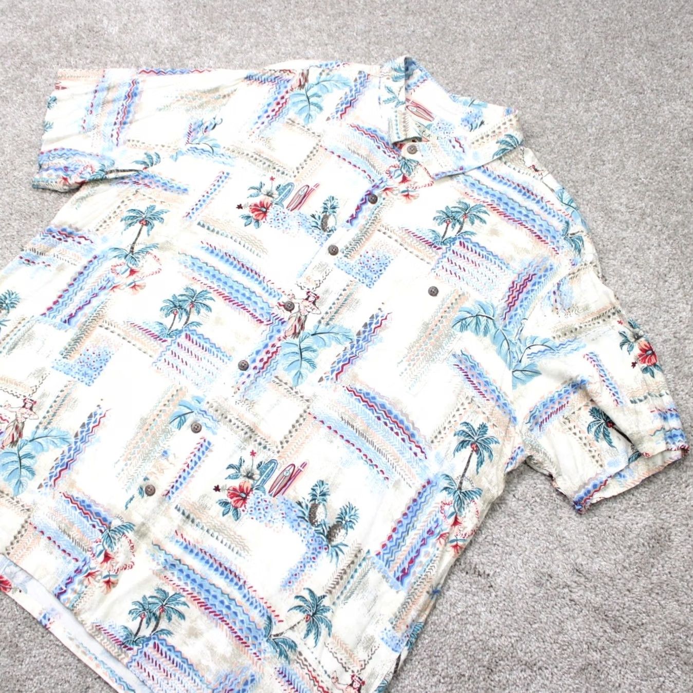 ALOHAS Batik Bay Shirt Mens 2XL Beige Aloha All Over Print AOP Rayon Hawaiian S/S - Button-Up, Short Sleeve, Floral, Casual, Vintage? Size US XXL / EU 58 / 5 - 2 Thumbnail