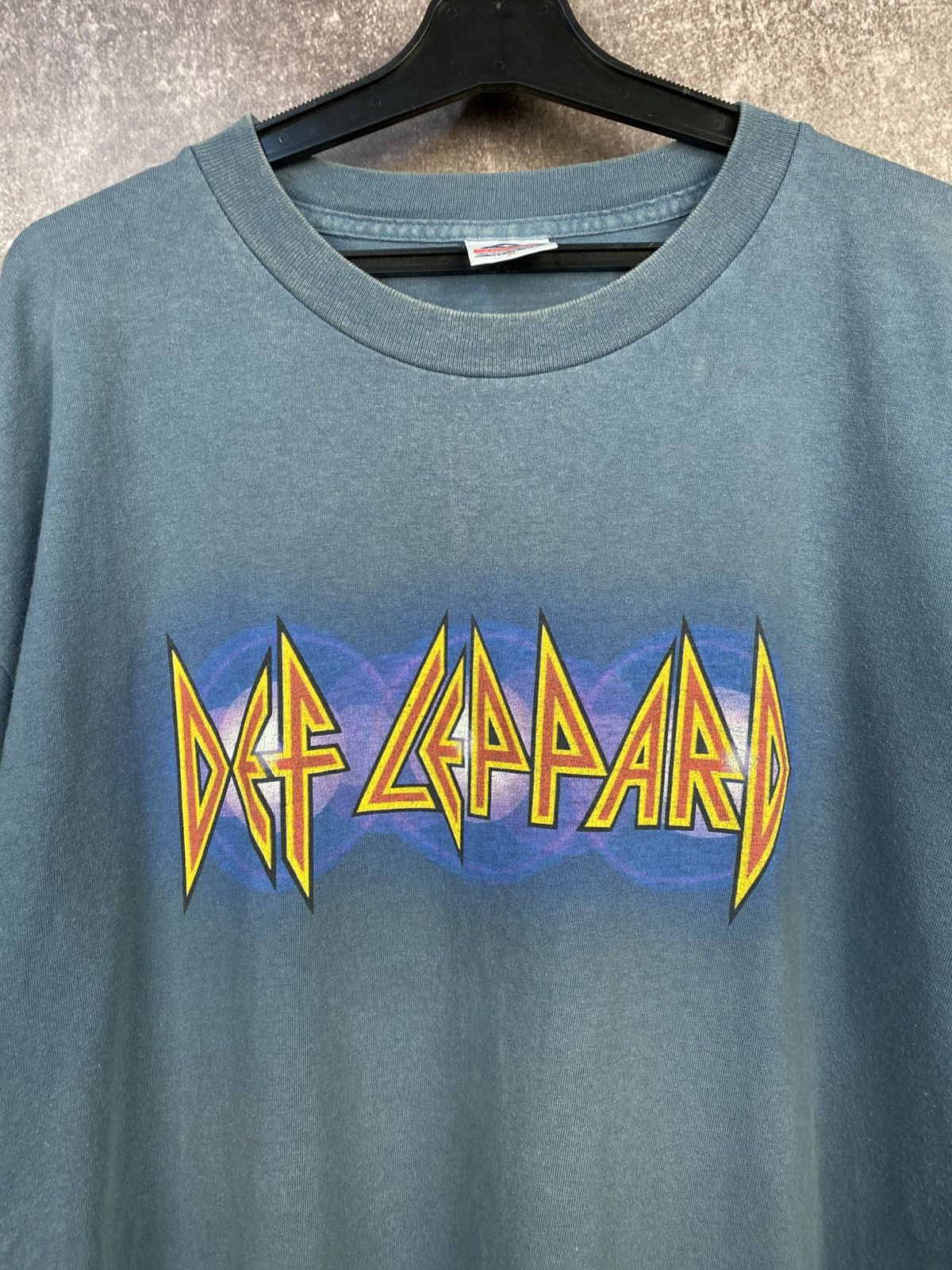 Def Leppard Vintage 90s 1999 Def Leppard Euphoria Tour Tee Size US XL / EU 56 / 4 - 3 Thumbnail